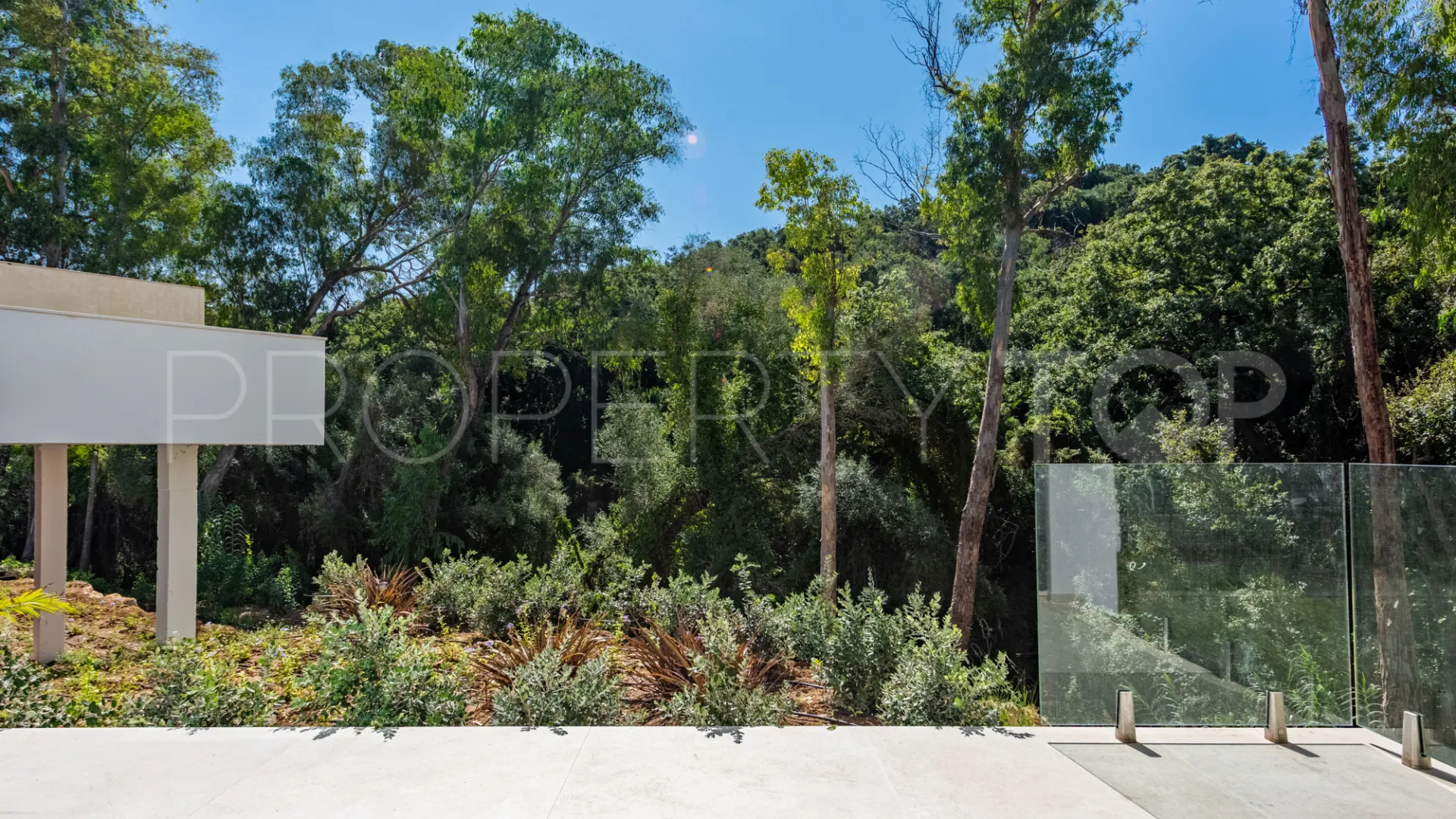 Zona F, villa en venta de 5 dormitorios