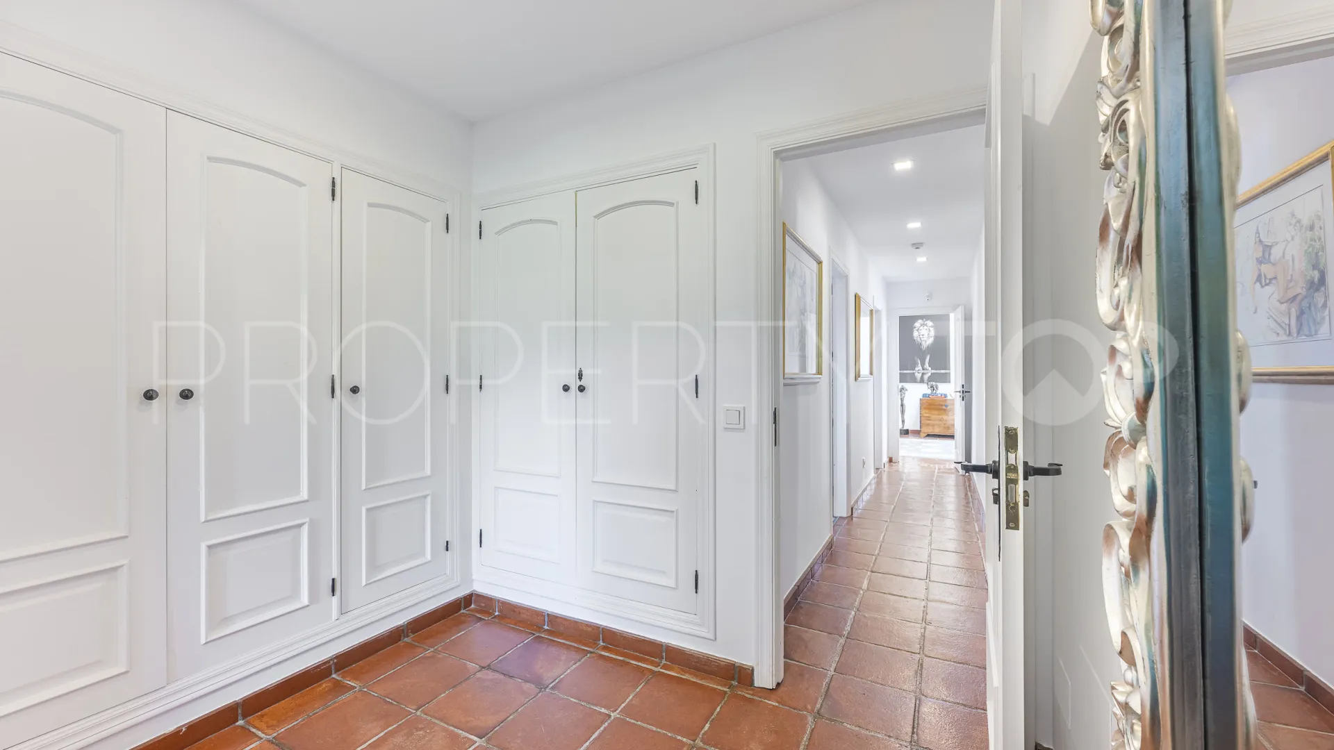 Villa a la venta con 6 dormitorios en Sotogrande Alto Central