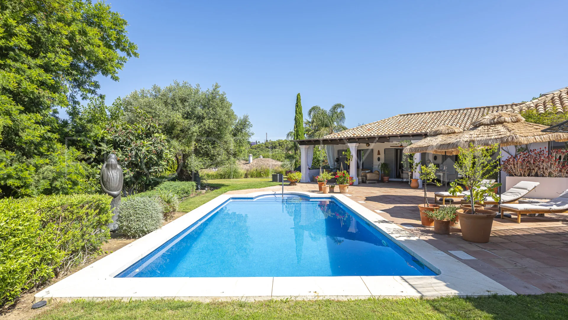 Villa a la venta con 6 dormitorios en Sotogrande Alto Central