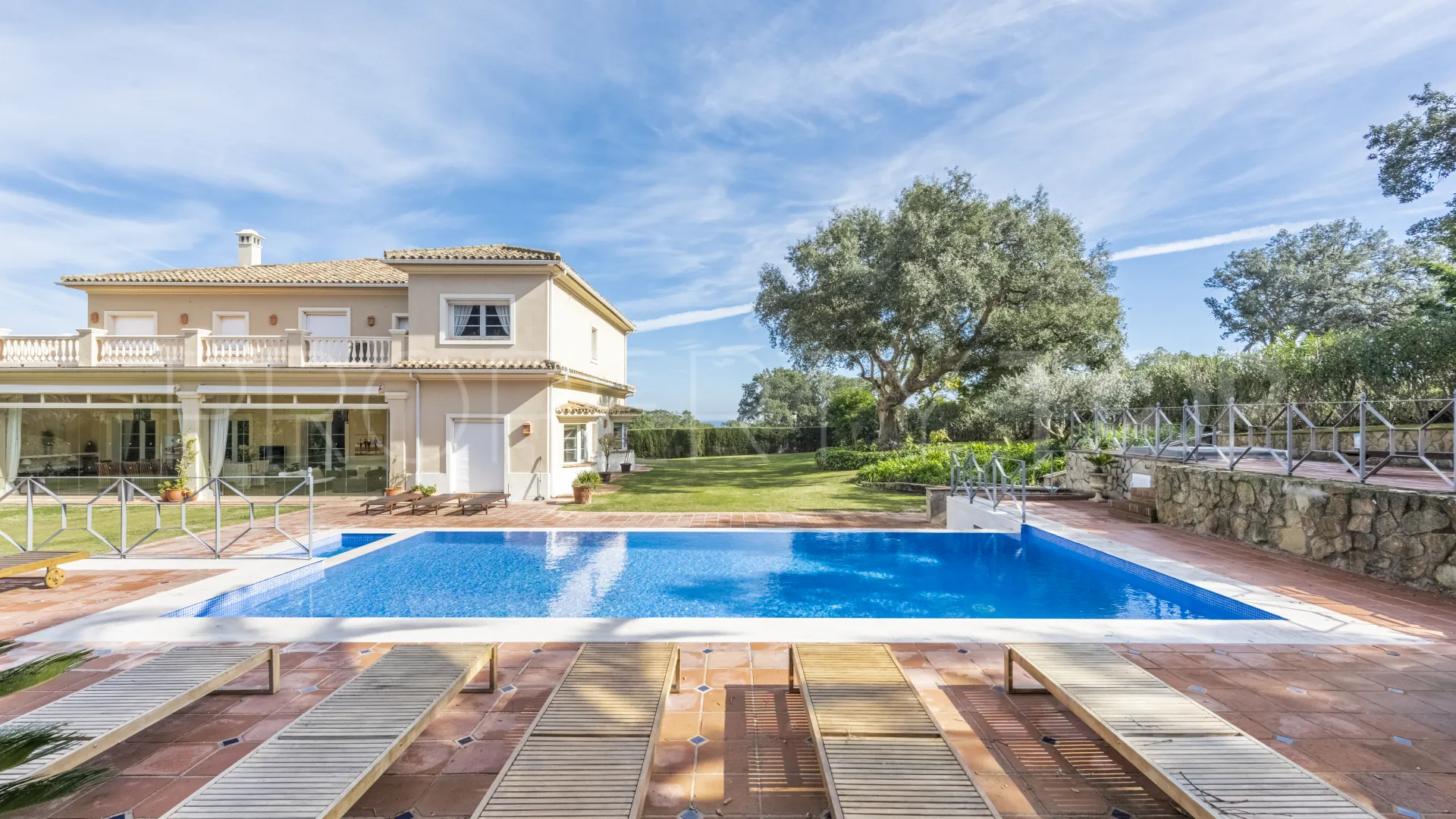 For sale villa with 7 bedrooms in San Roque Club