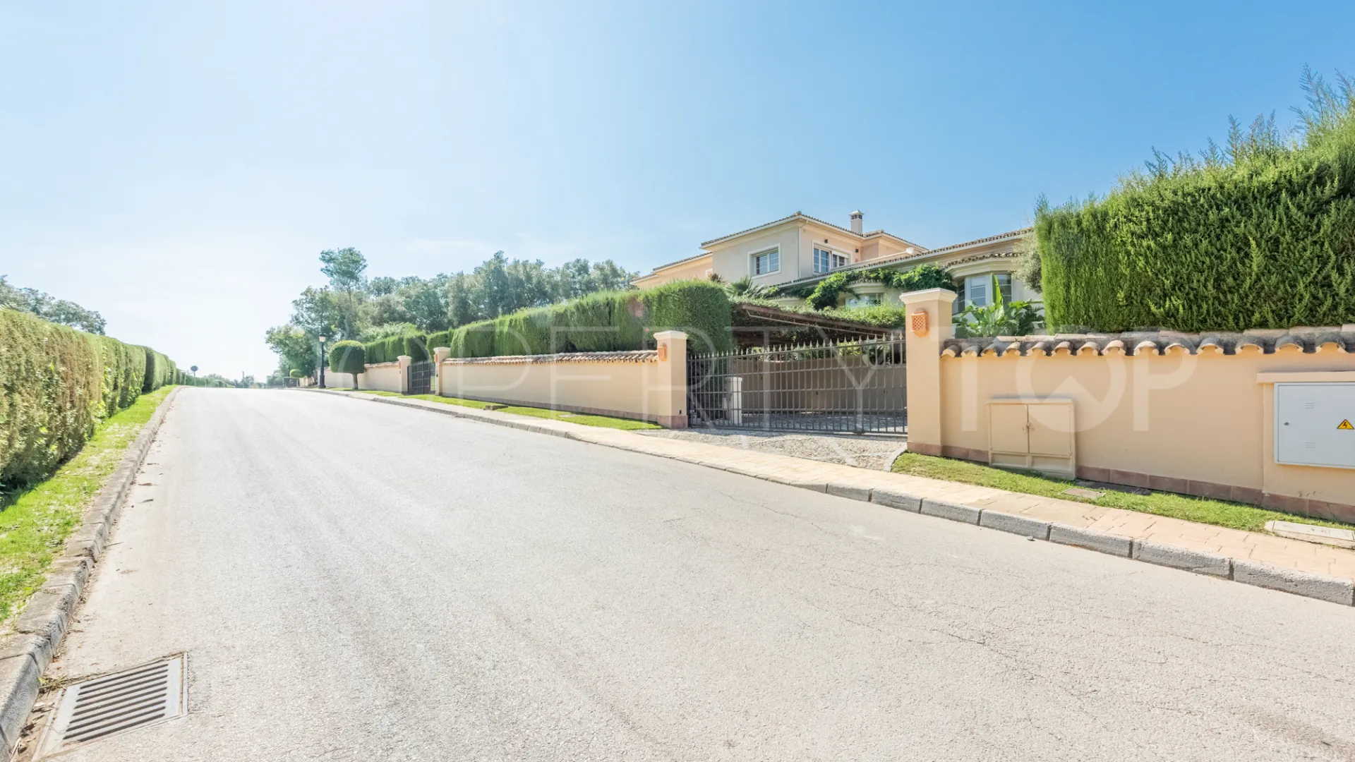 For sale villa with 7 bedrooms in San Roque Club