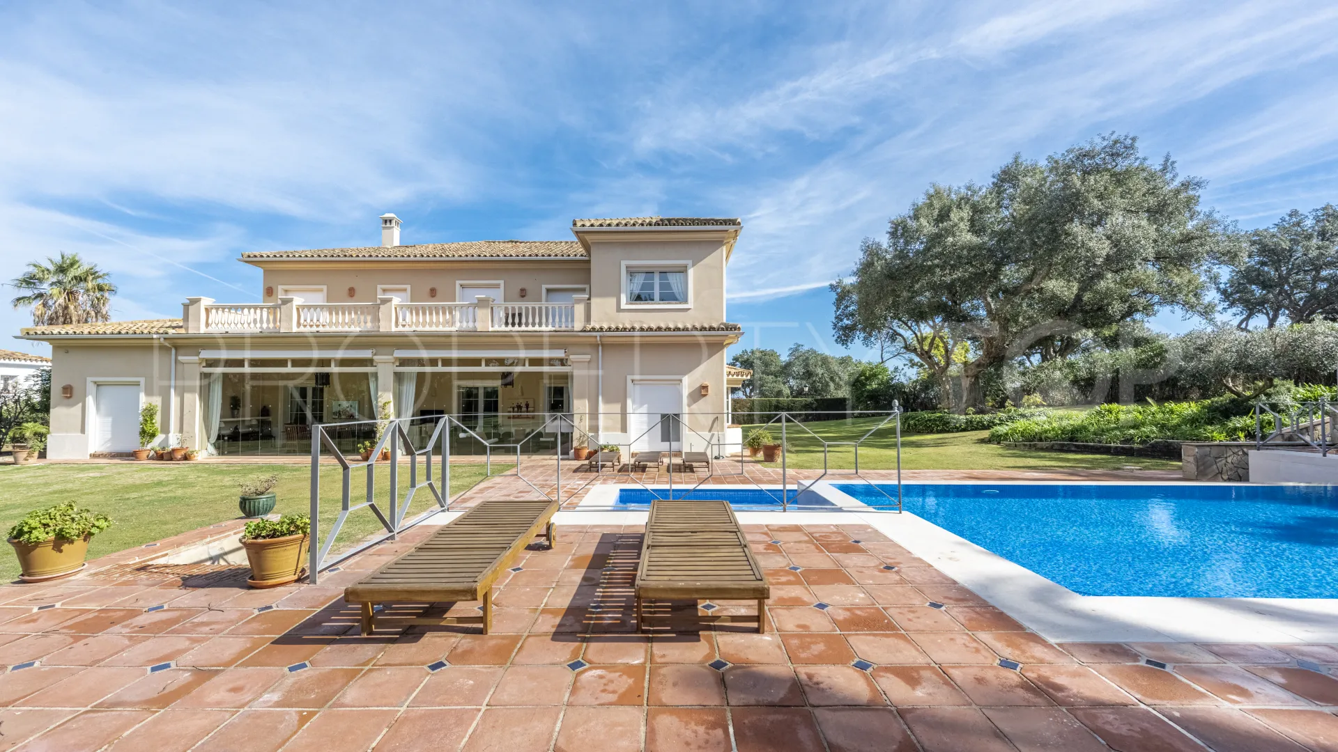 For sale villa with 7 bedrooms in San Roque Club