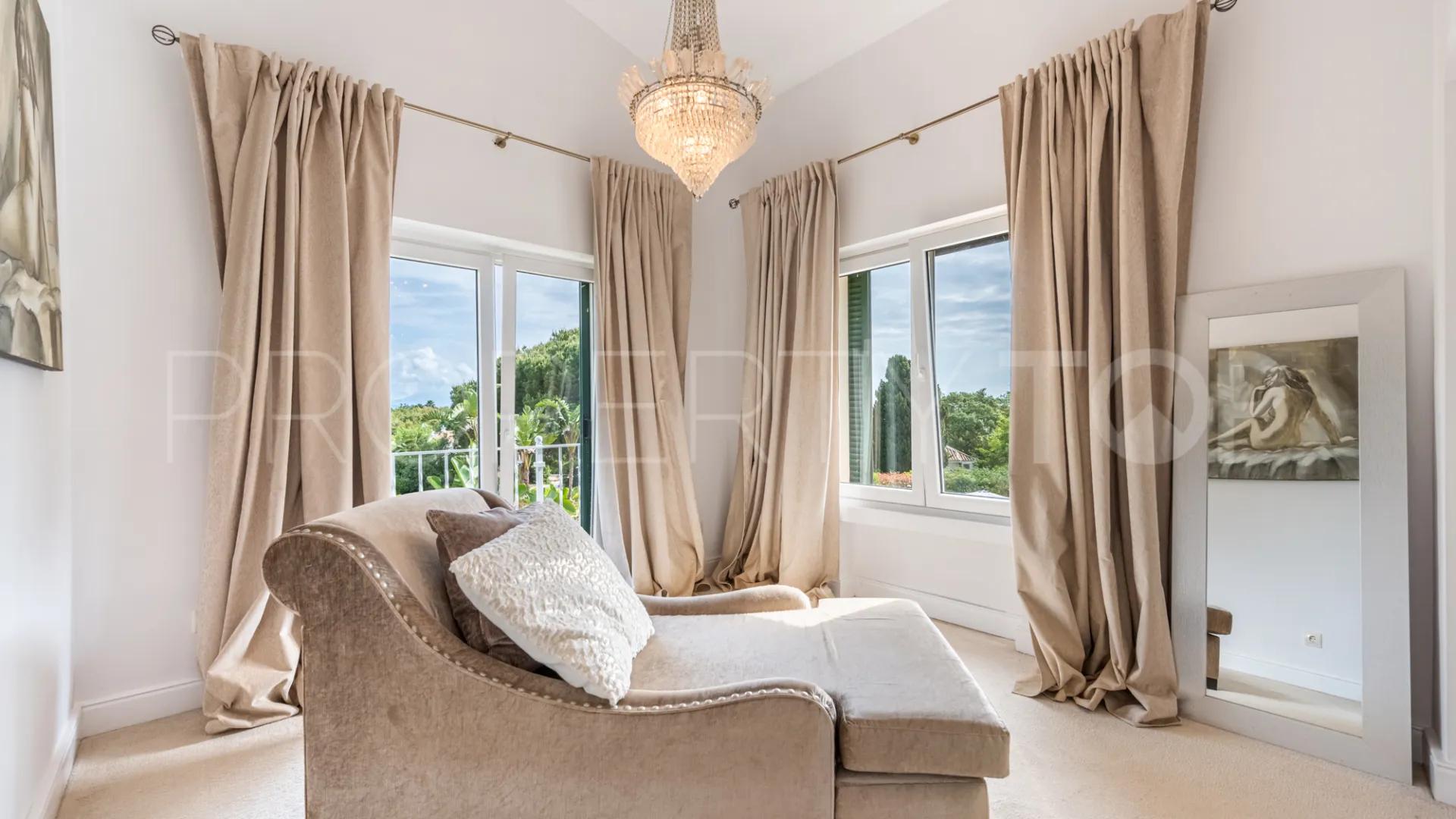Comprar villa de 5 dormitorios en Sotogrande Costa Central