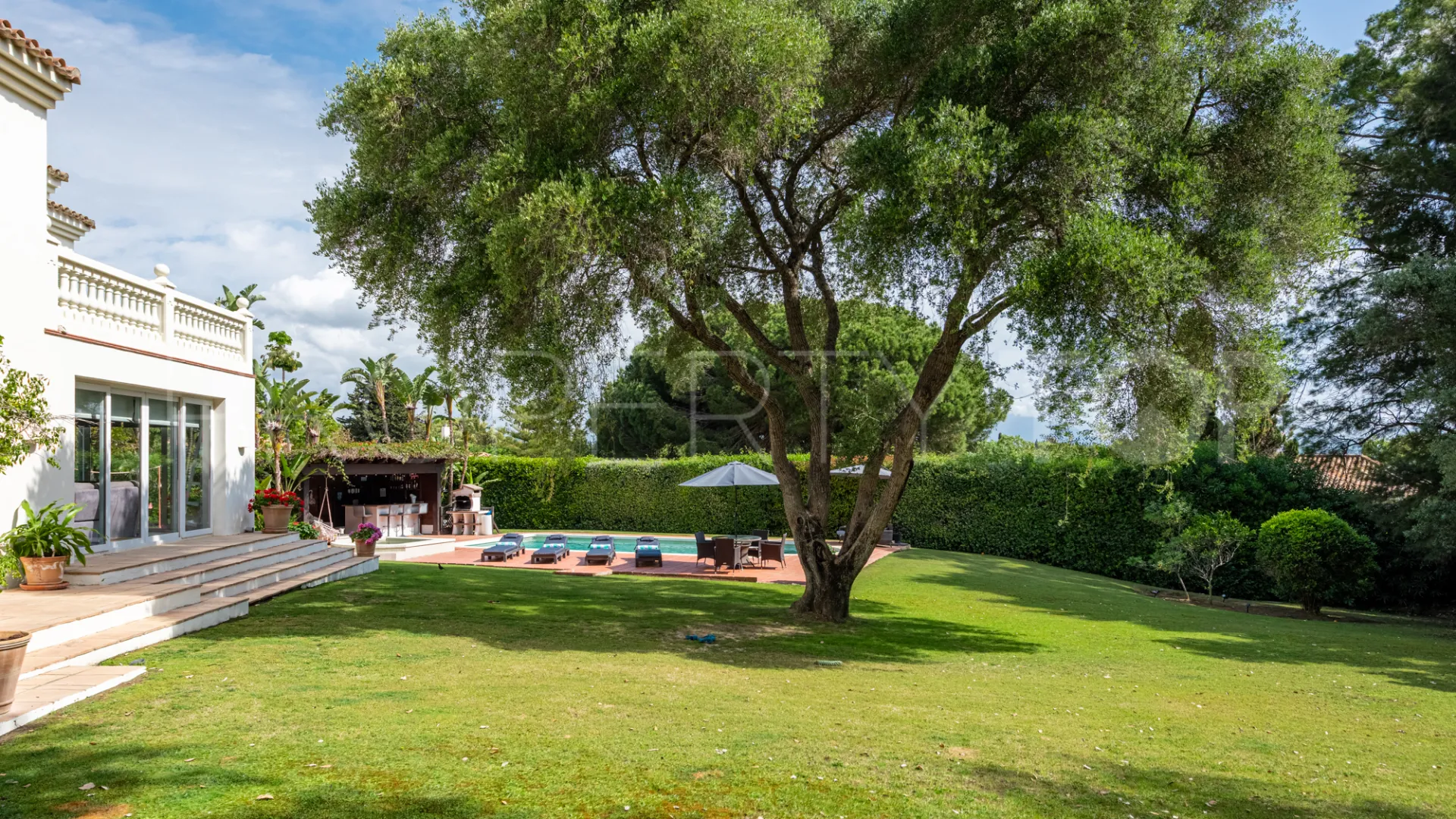 Comprar villa de 5 dormitorios en Sotogrande Costa Central