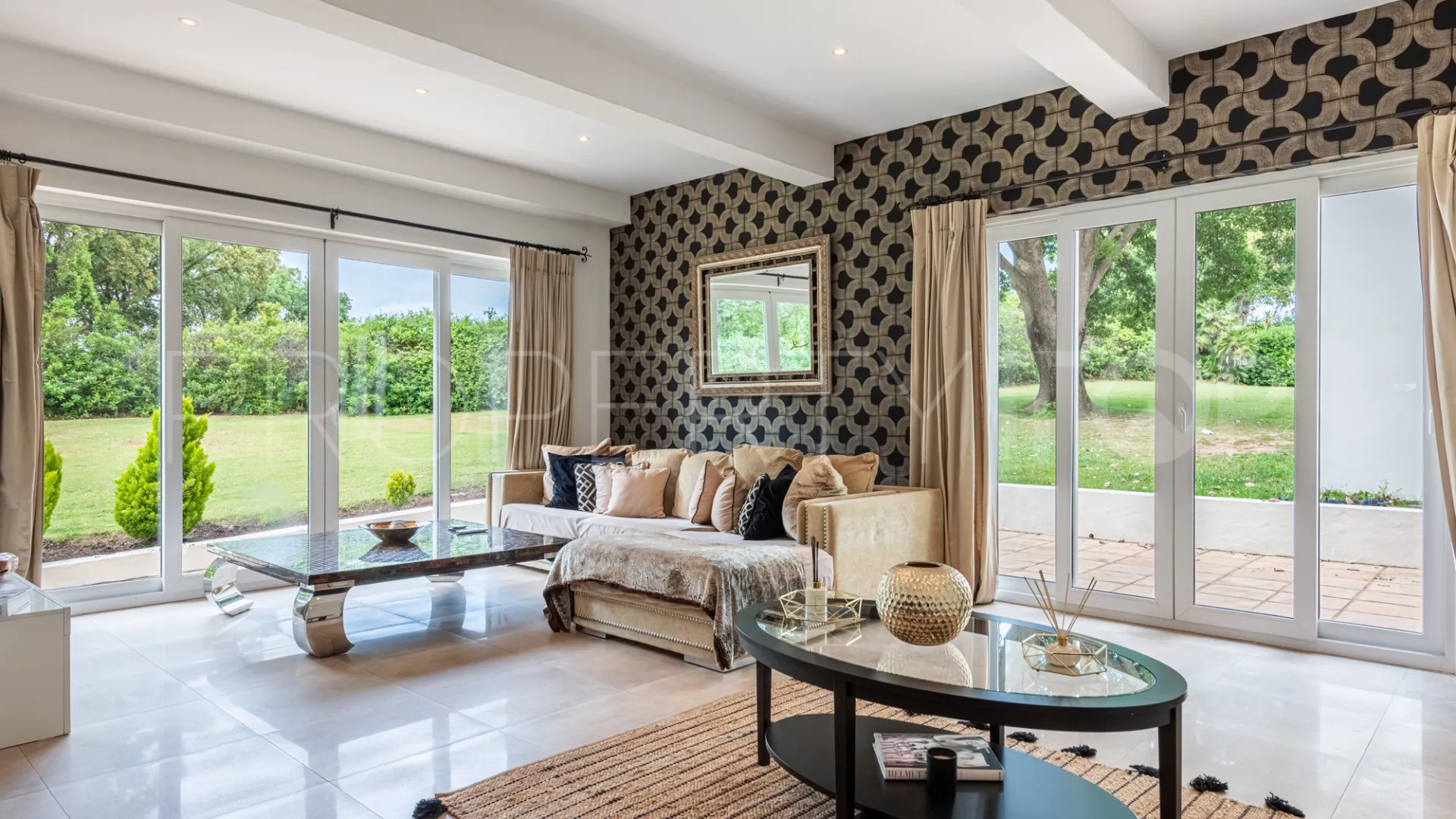 Comprar villa de 5 dormitorios en Sotogrande Costa Central