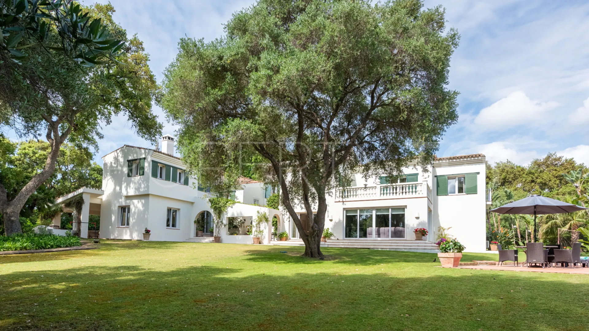 Comprar villa de 5 dormitorios en Sotogrande Costa Central