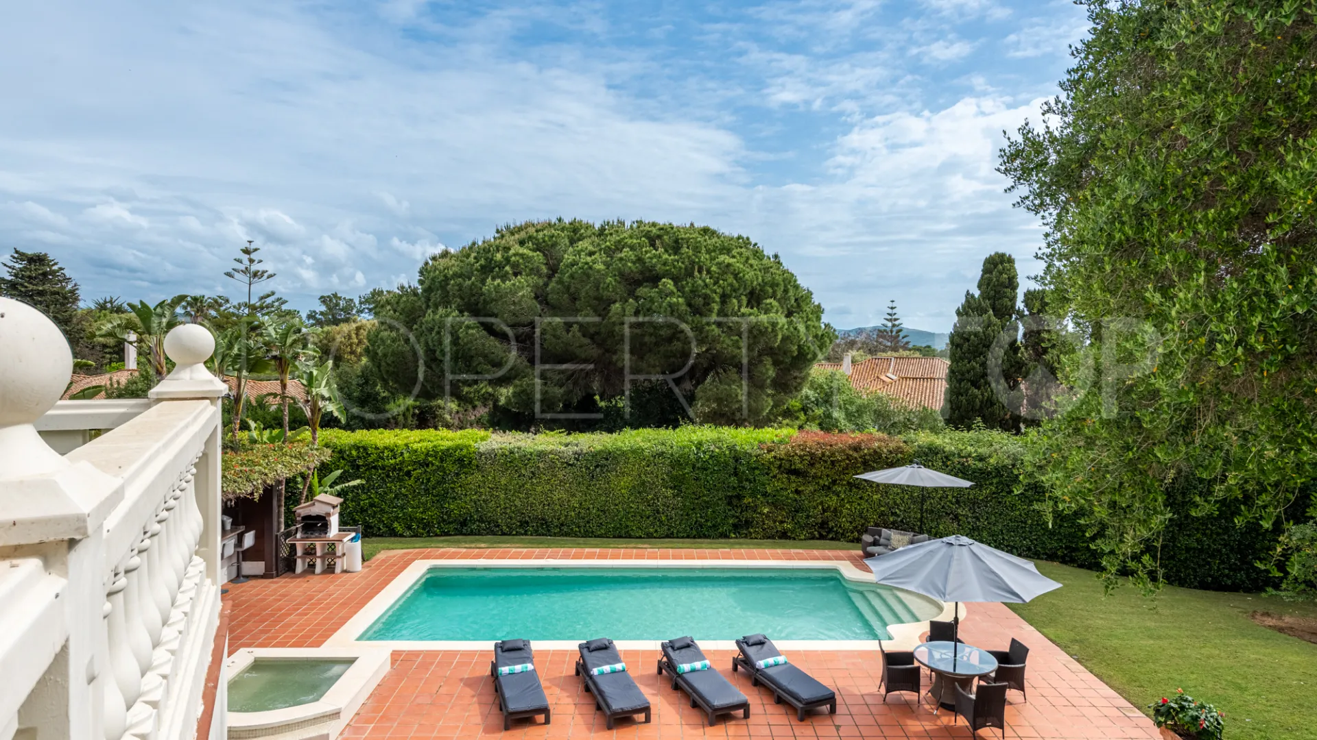 Comprar villa de 5 dormitorios en Sotogrande Costa Central
