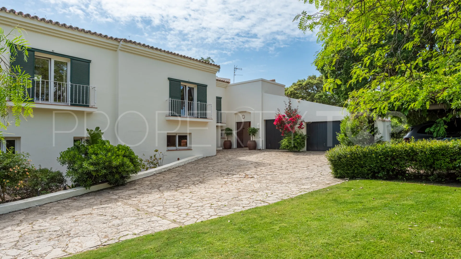 Comprar villa de 5 dormitorios en Sotogrande Costa Central