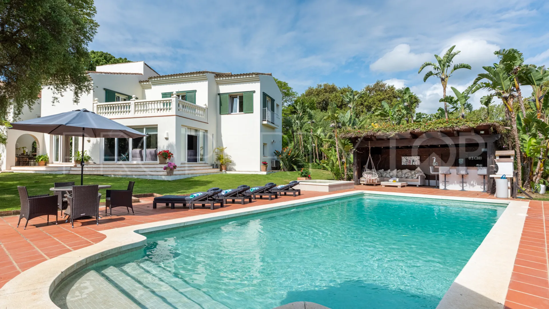 Comprar villa de 5 dormitorios en Sotogrande Costa Central