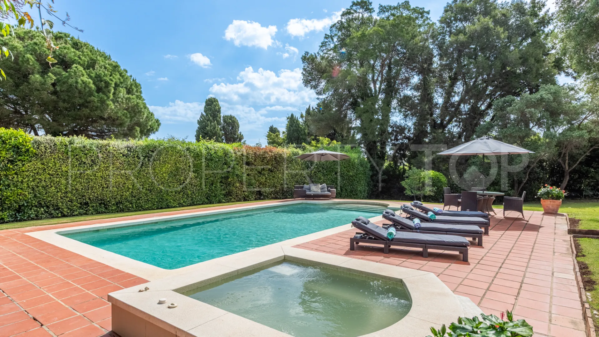 Comprar villa de 5 dormitorios en Sotogrande Costa Central