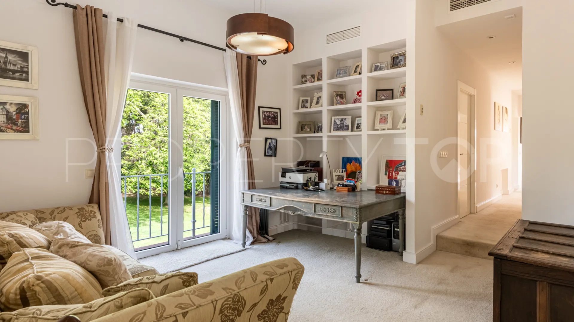 Comprar villa de 5 dormitorios en Sotogrande Costa Central