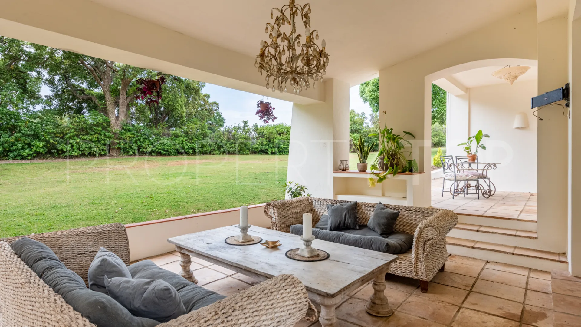 Comprar villa de 5 dormitorios en Sotogrande Costa Central