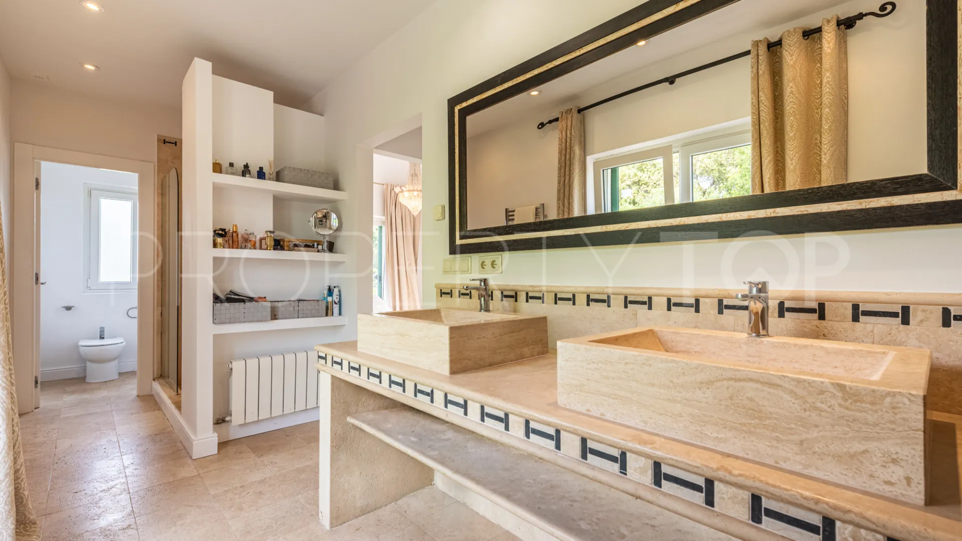 Comprar villa de 5 dormitorios en Sotogrande Costa Central