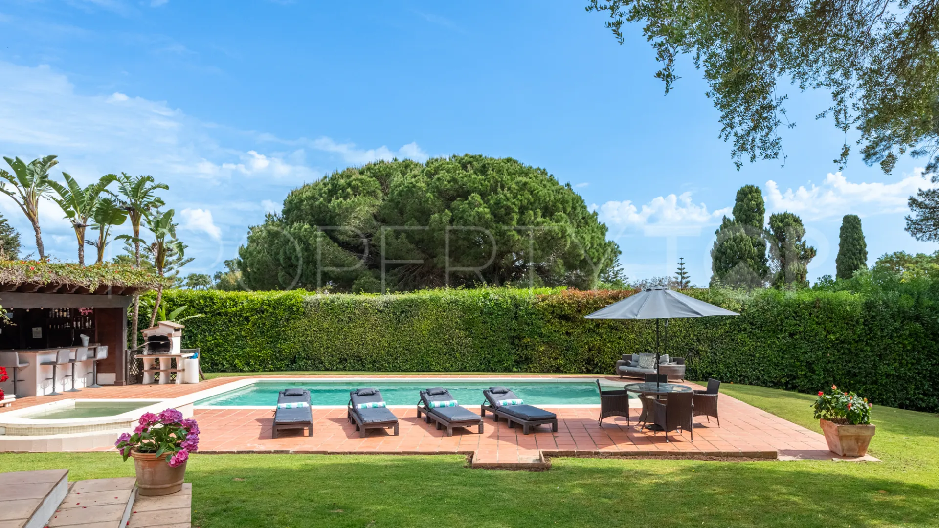 Comprar villa de 5 dormitorios en Sotogrande Costa Central