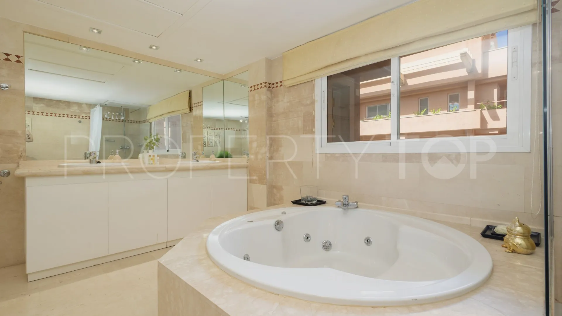 Magna Marbella, apartamento a la venta