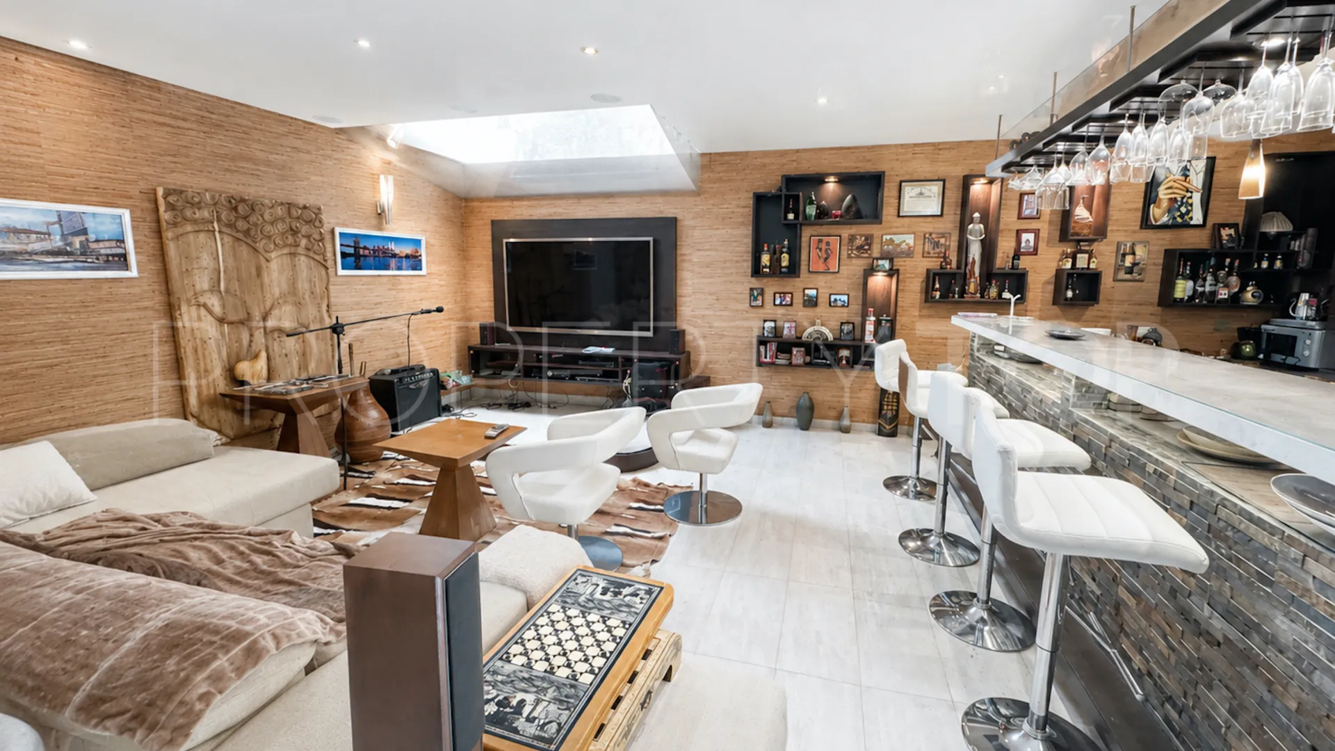Villa for sale in Los Altos de los Monteros