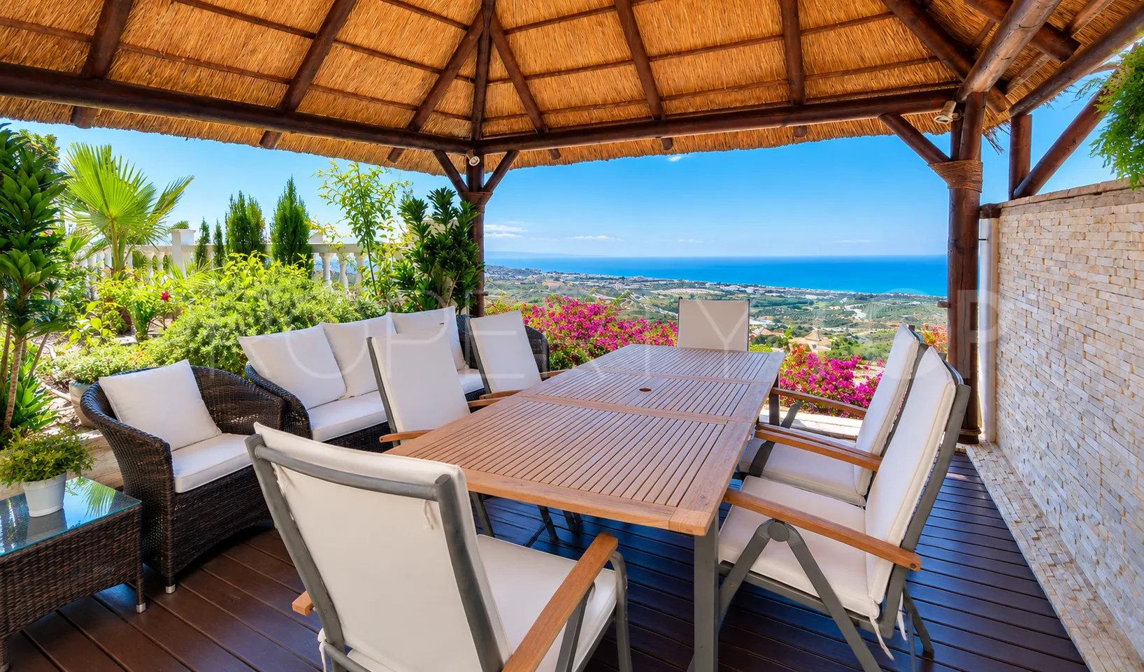 Villa for sale in Los Altos de los Monteros