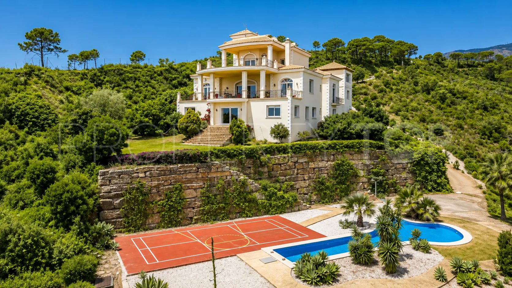Se vende villa en Estepona