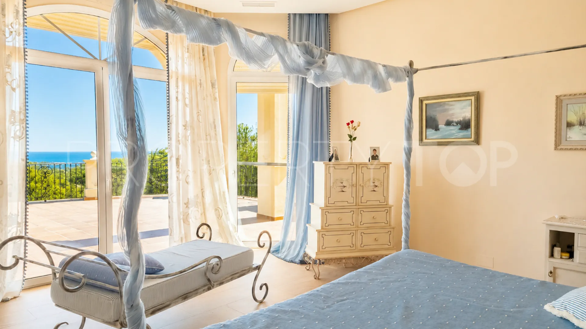Se vende villa en Estepona