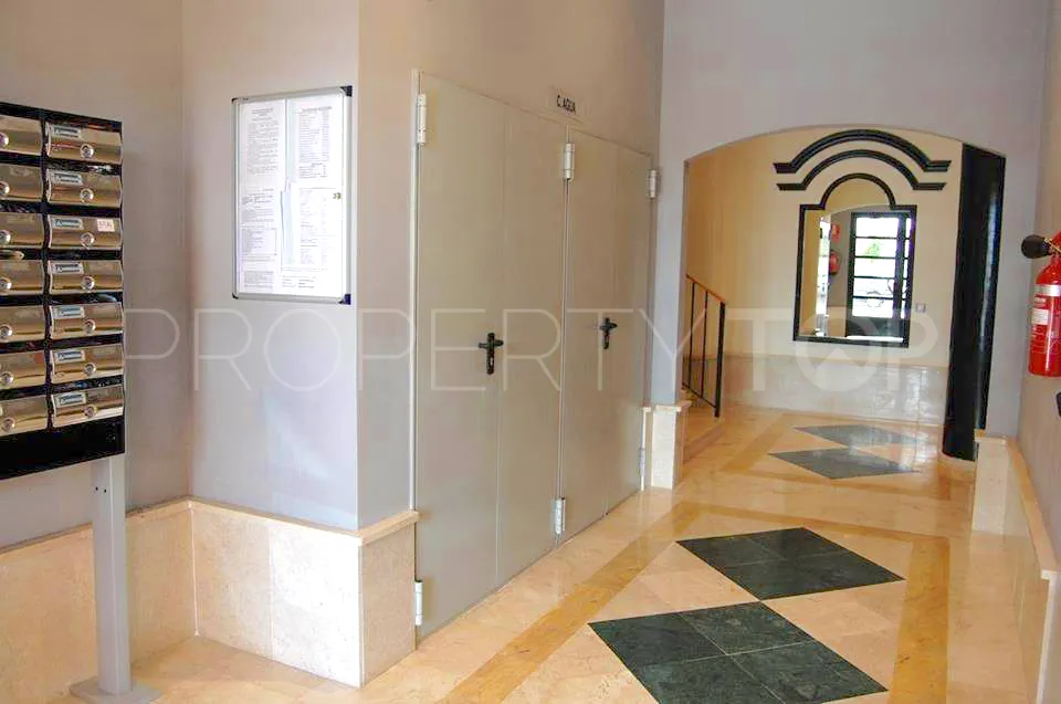 Buy apartment in Estepona