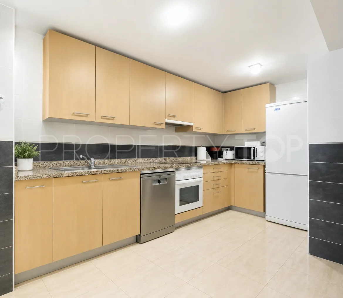 Buy apartment in Estepona