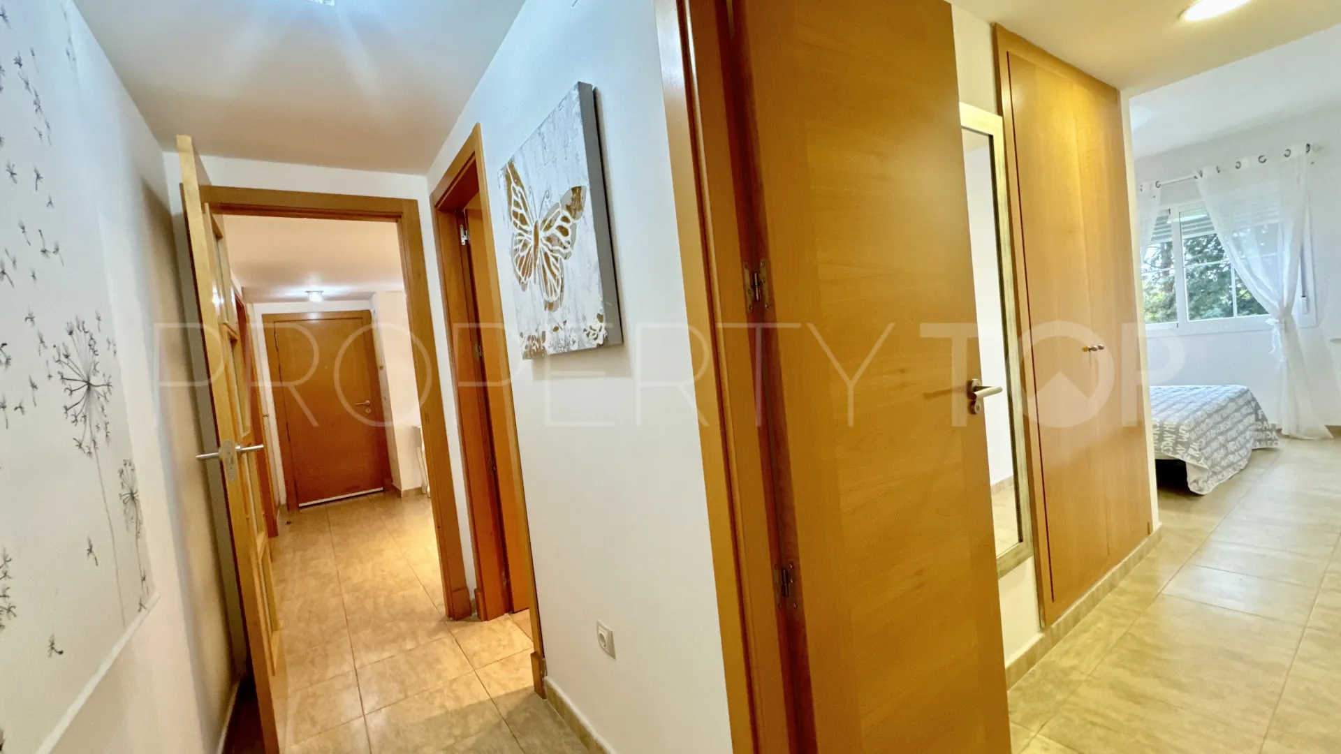 Buy apartment in Estepona