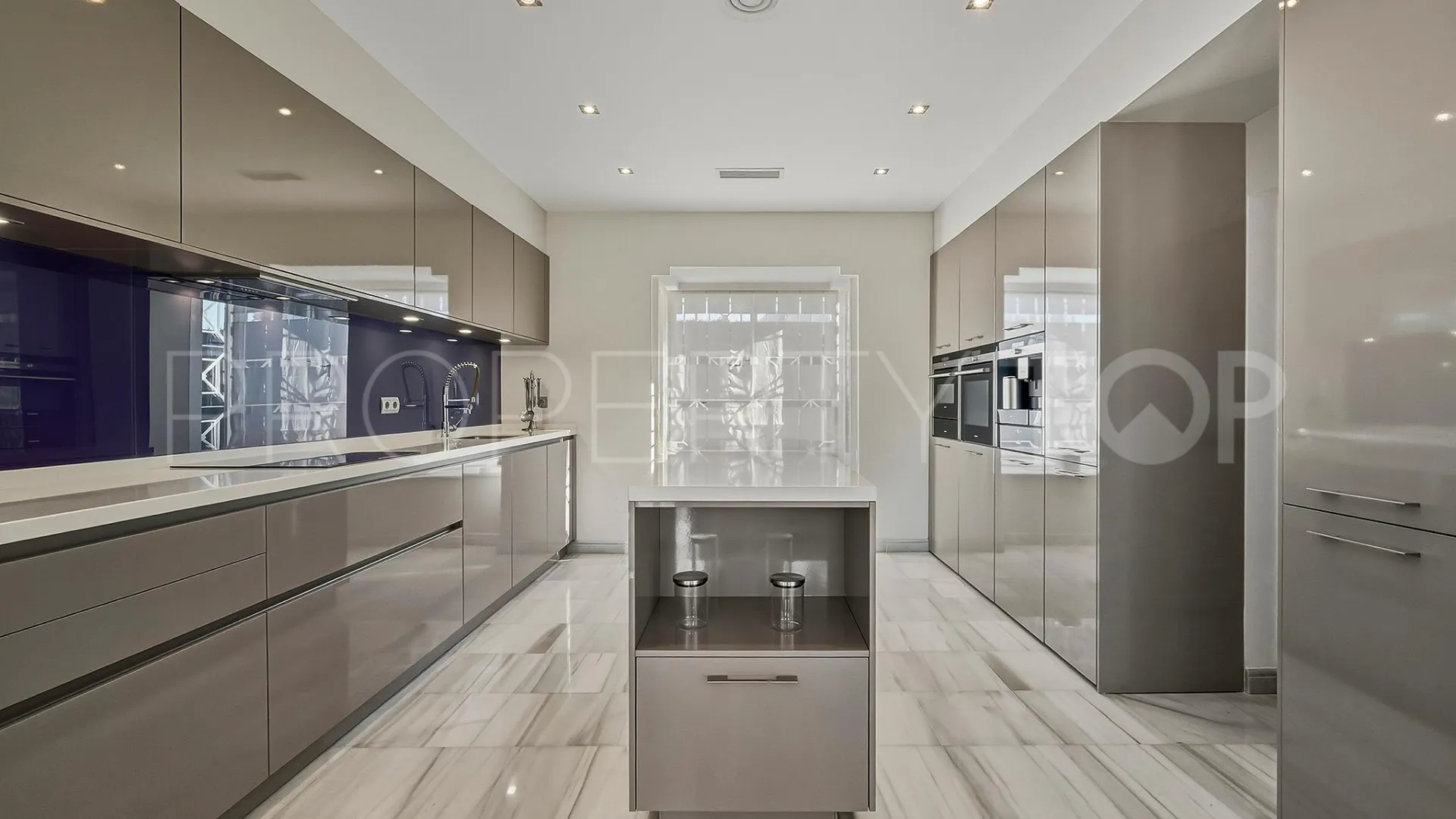5 bedrooms villa for sale in Guadalmina Alta
