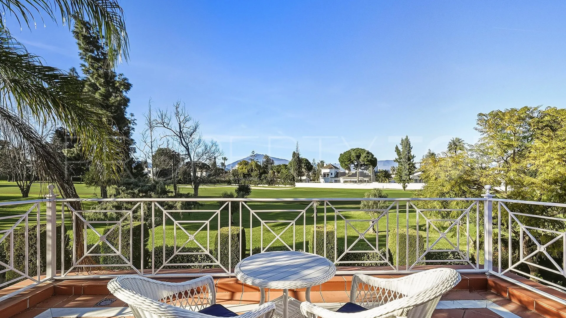 5 bedrooms villa for sale in Guadalmina Alta