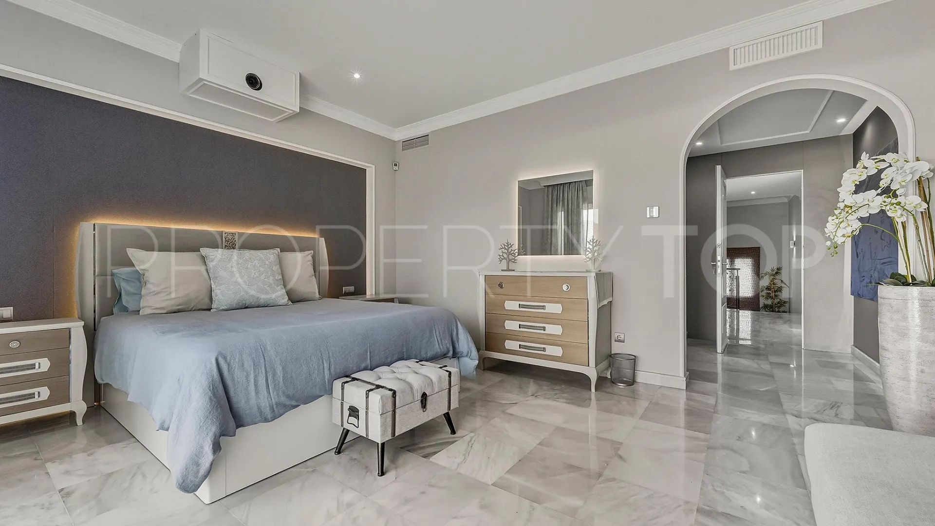 5 bedrooms villa for sale in Guadalmina Alta