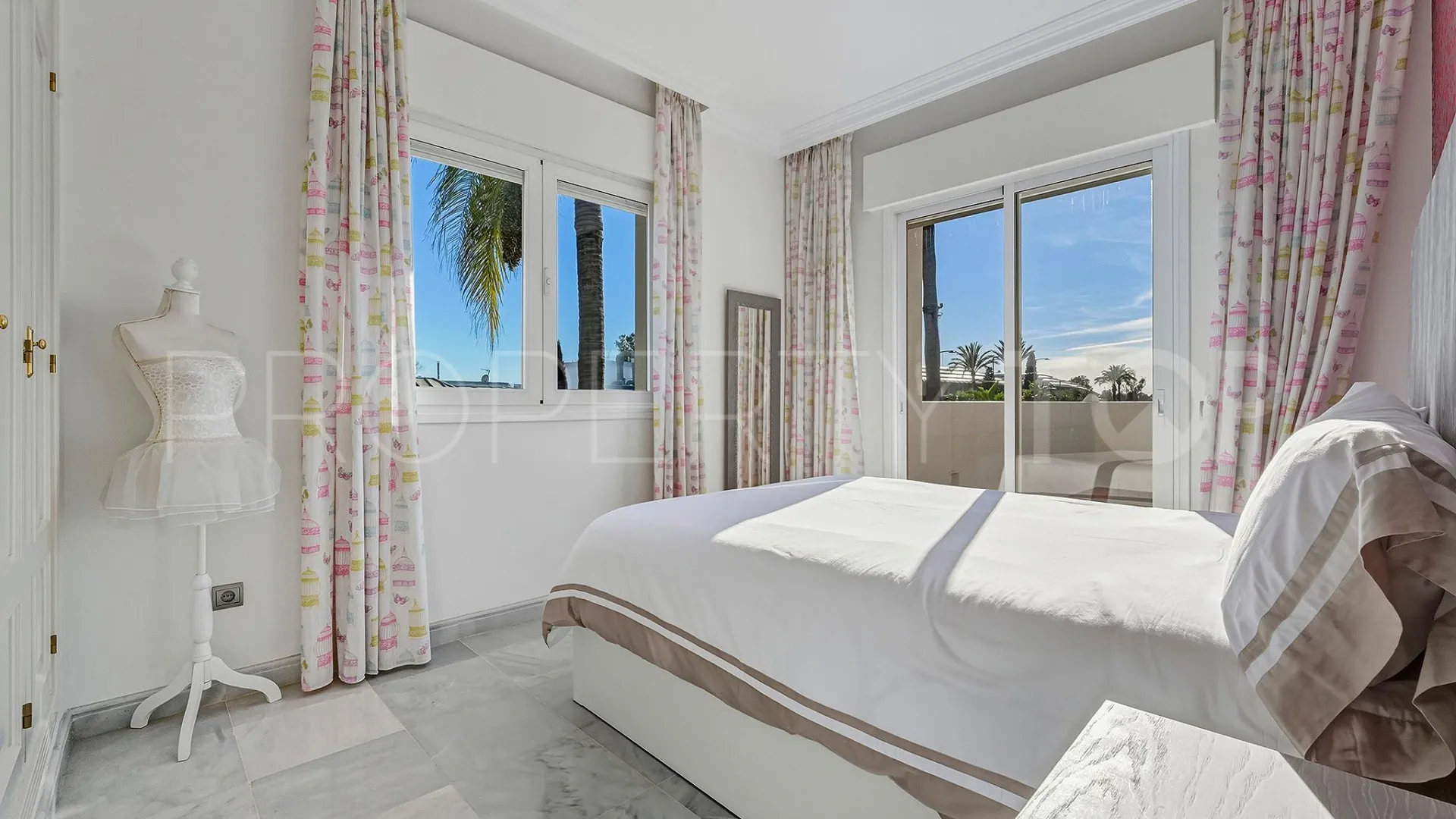 5 bedrooms villa for sale in Guadalmina Alta