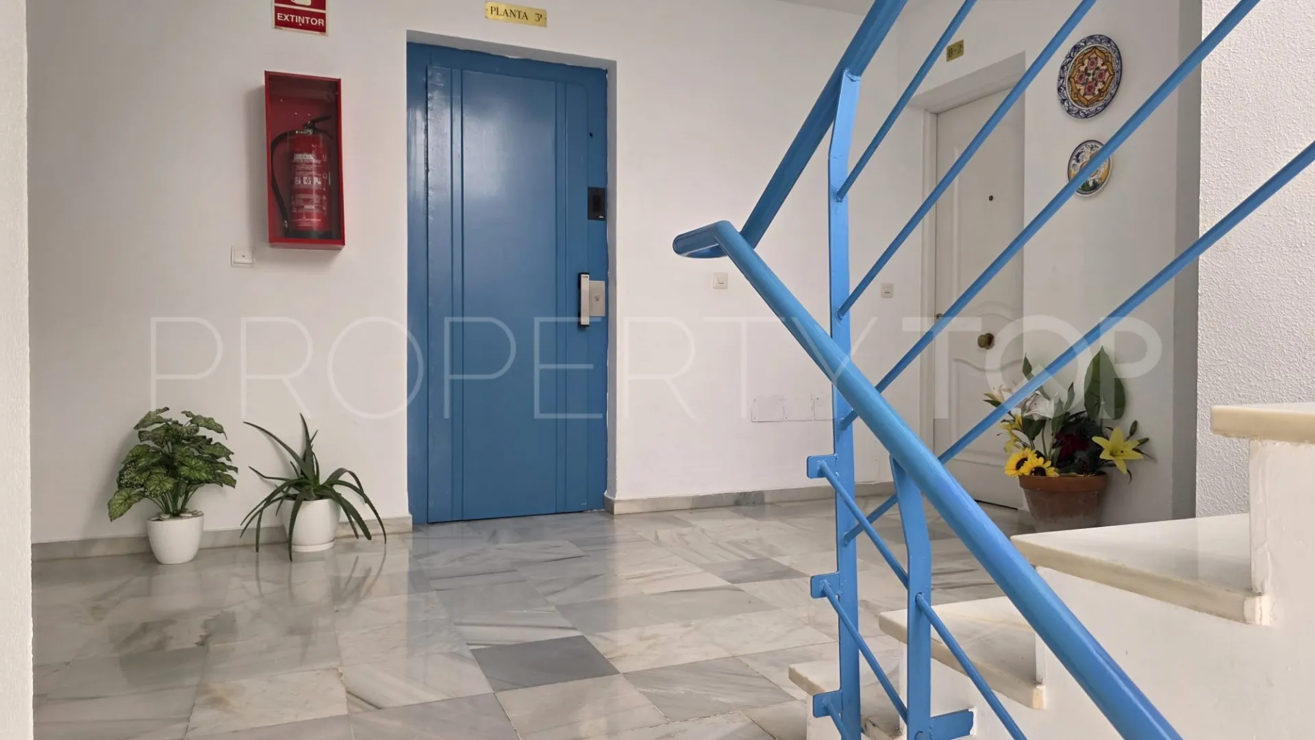 Apartment for sale in Sabinillas with 2 bedrooms