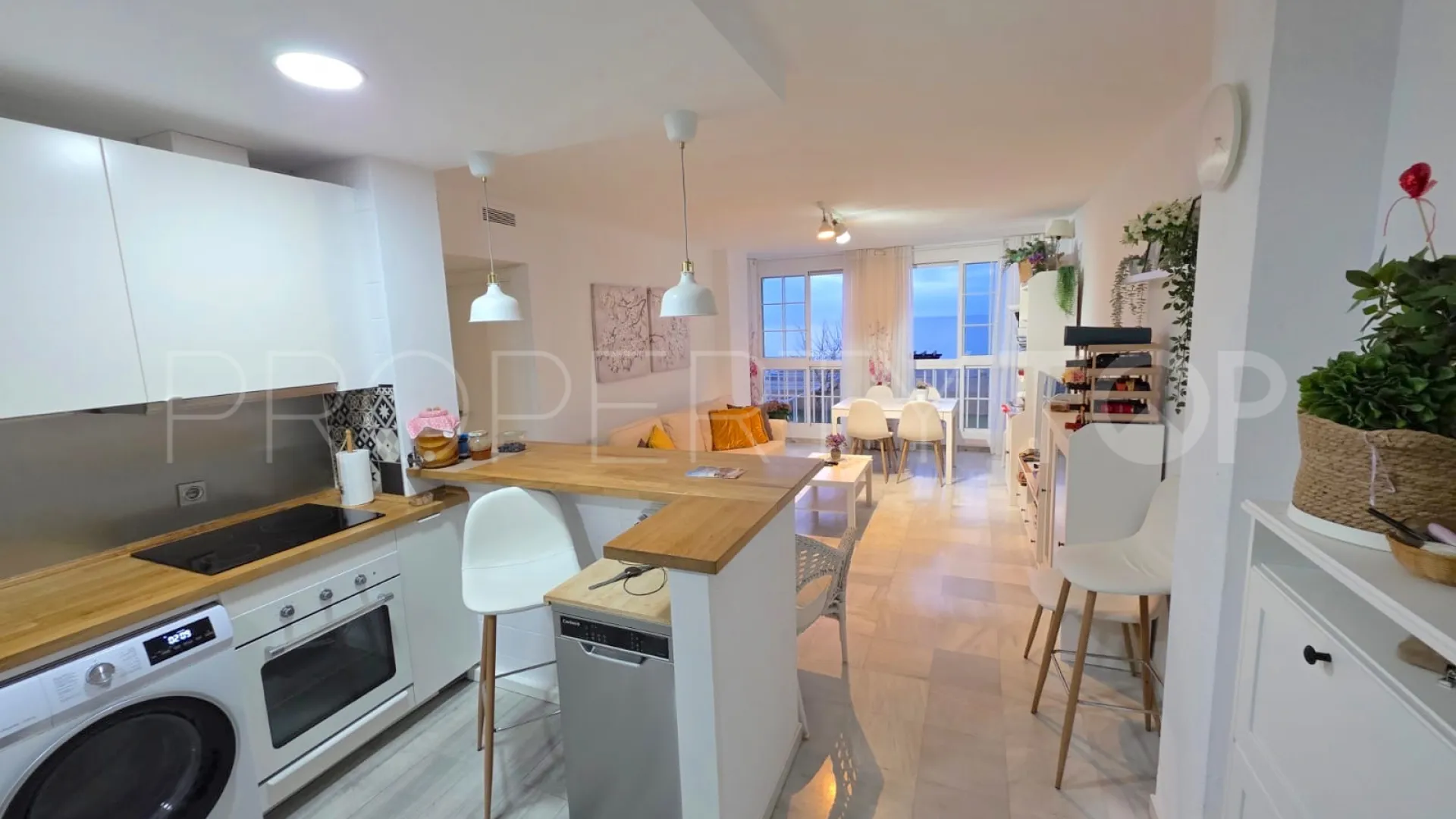 Apartment for sale in Sabinillas with 2 bedrooms