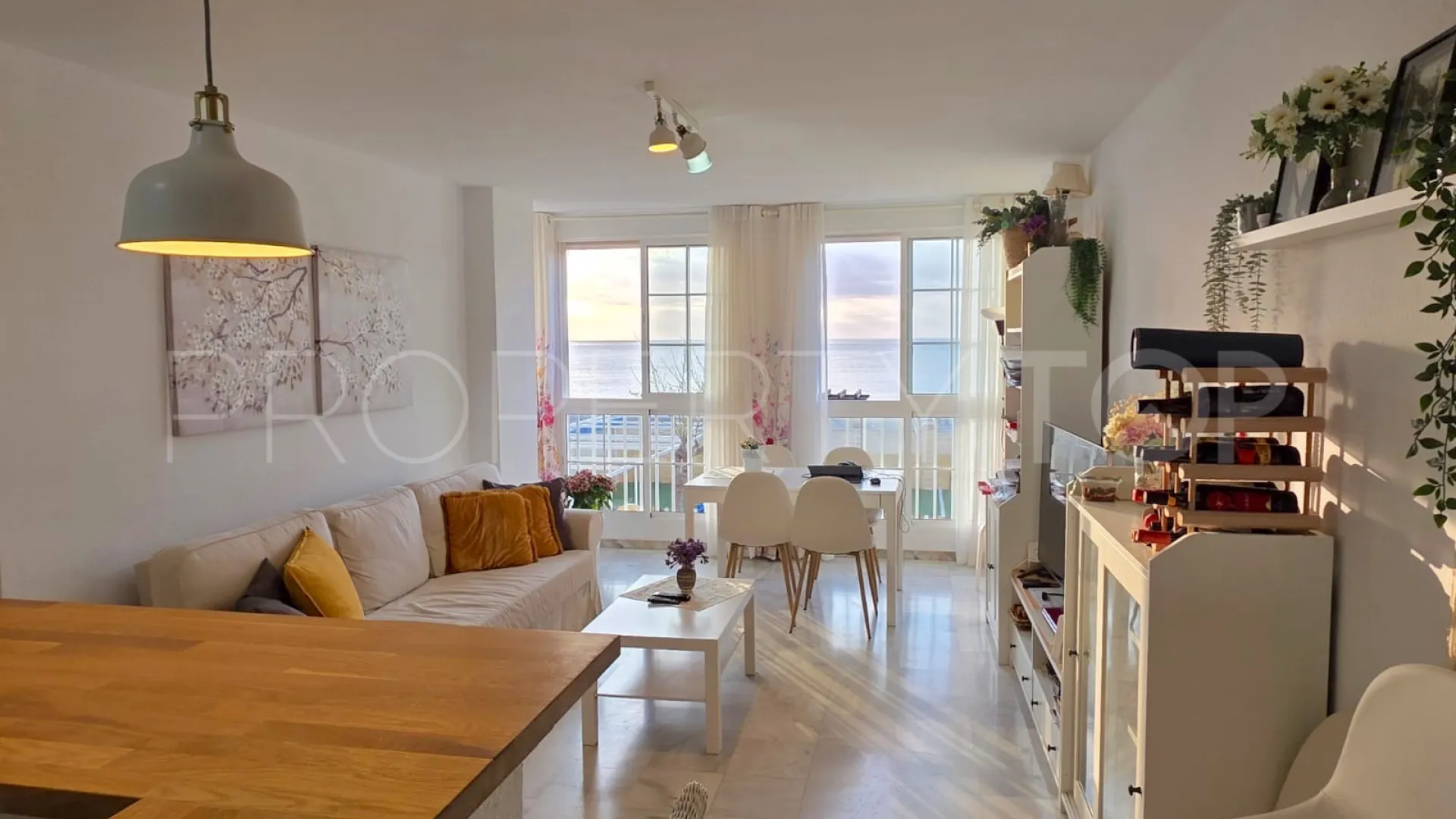 Apartment for sale in Sabinillas with 2 bedrooms