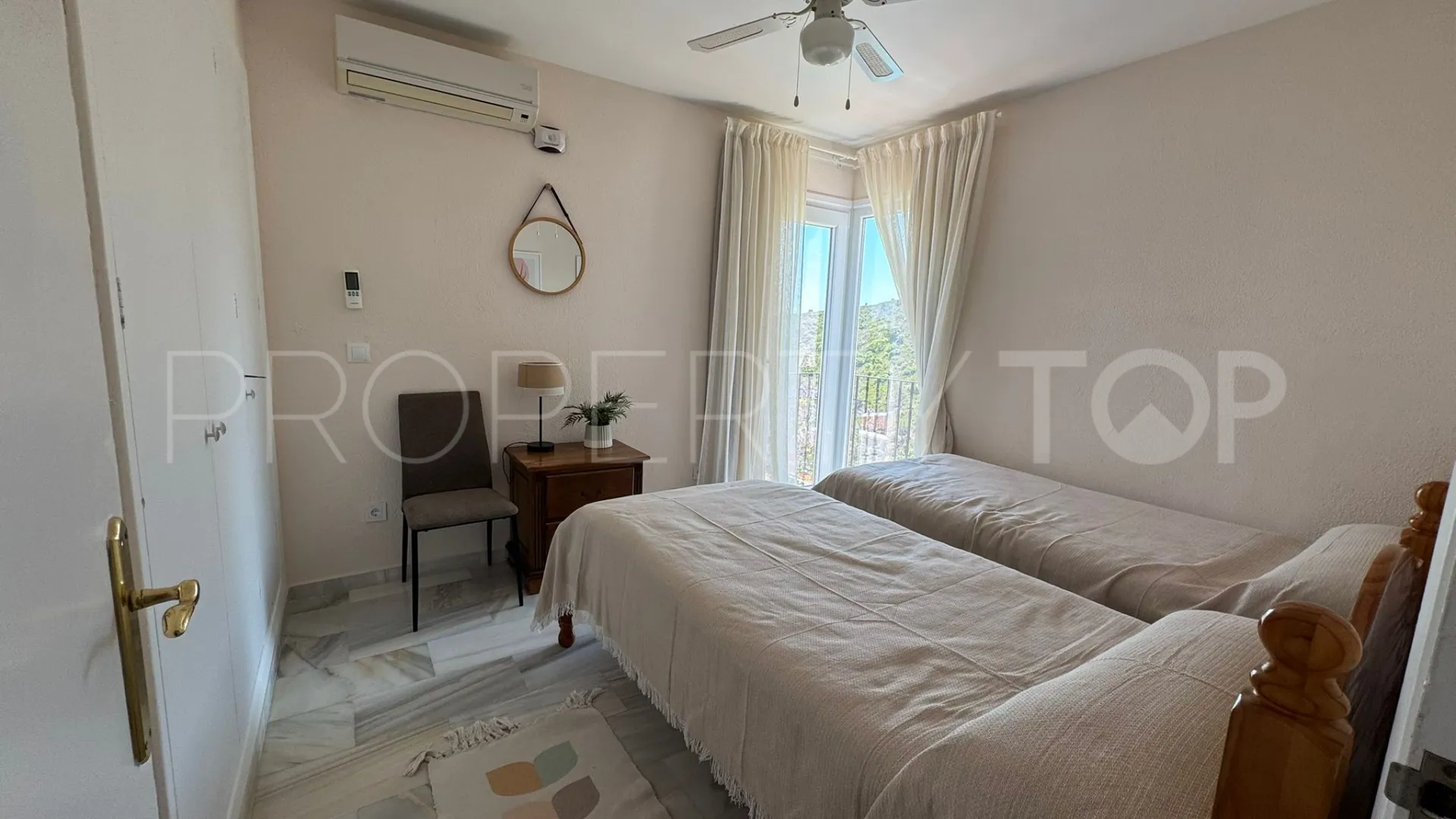 3 bedrooms villa for sale in Altos de Estepona
