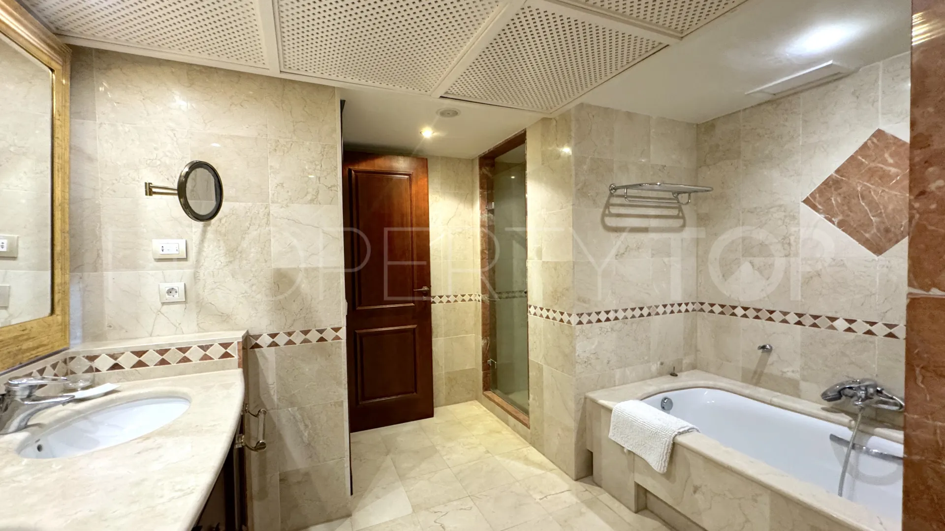 Comprar apartamento con 2 dormitorios en Melia Hacienda del Mar