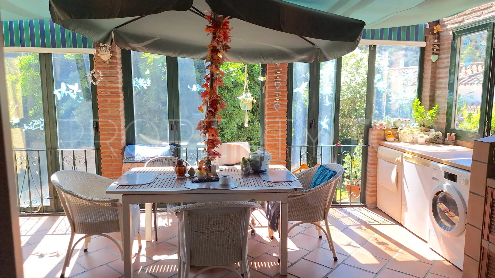 Villa for sale in Benahavis