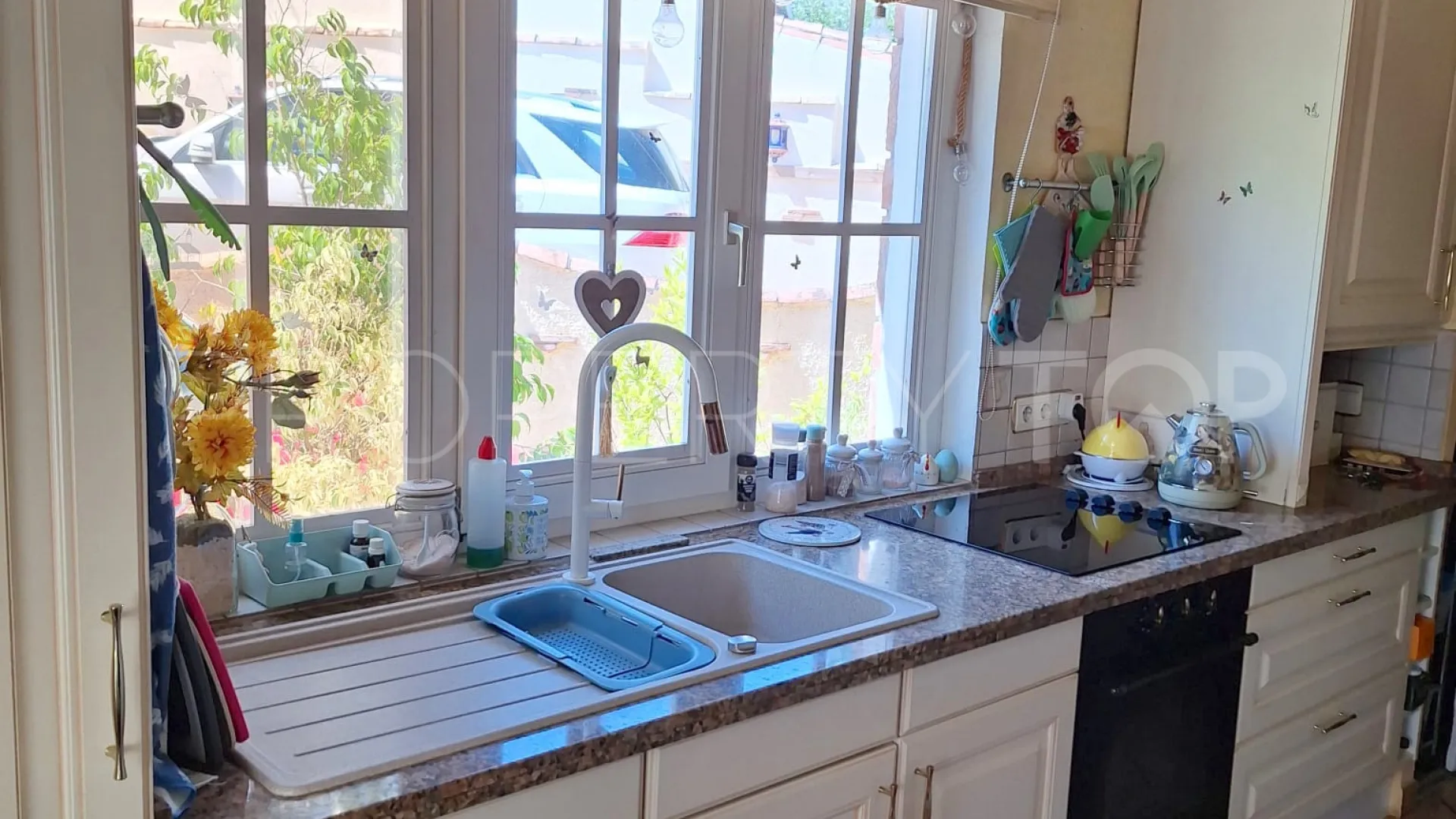Villa for sale in Benahavis