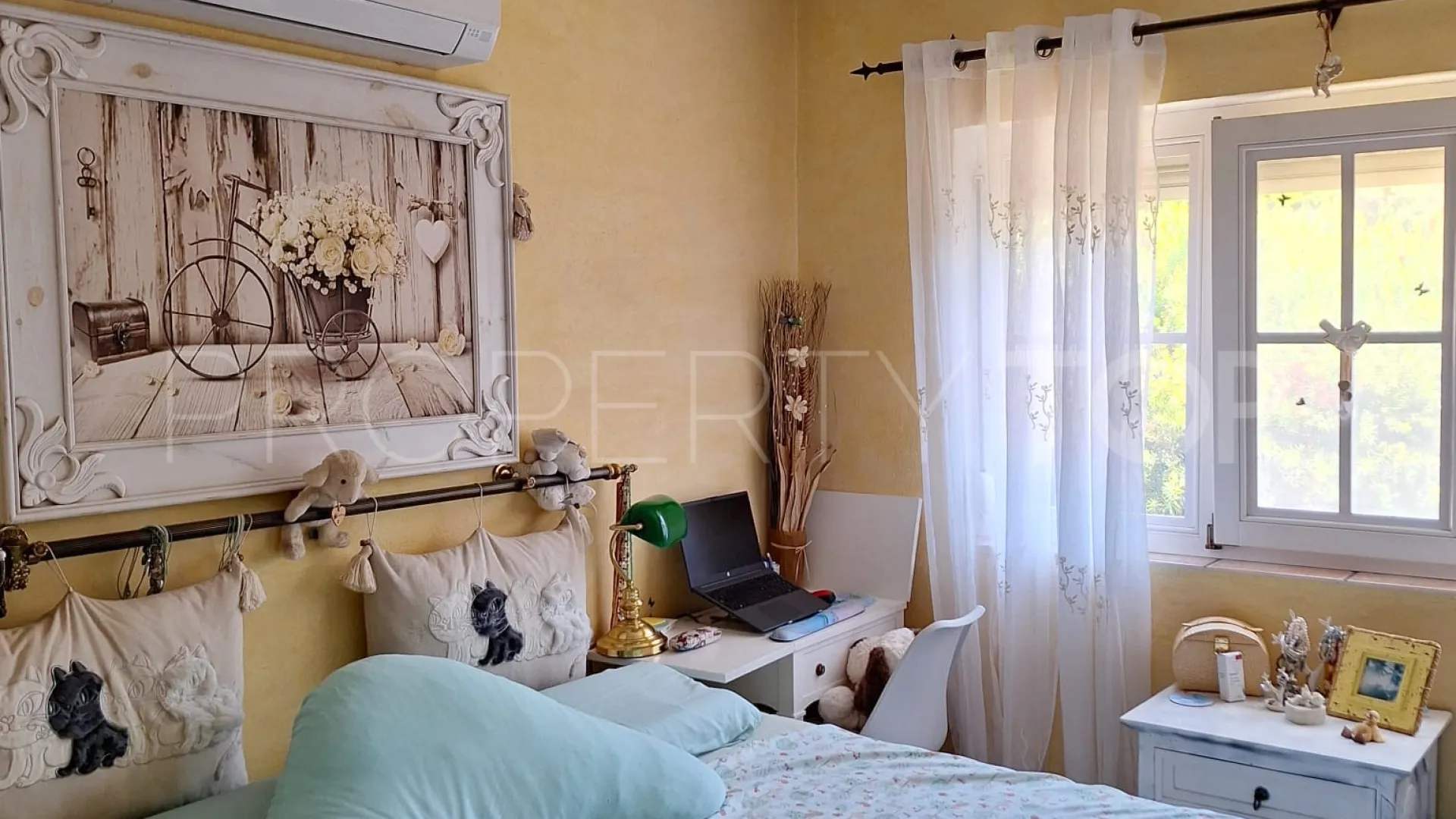 Villa for sale in Benahavis