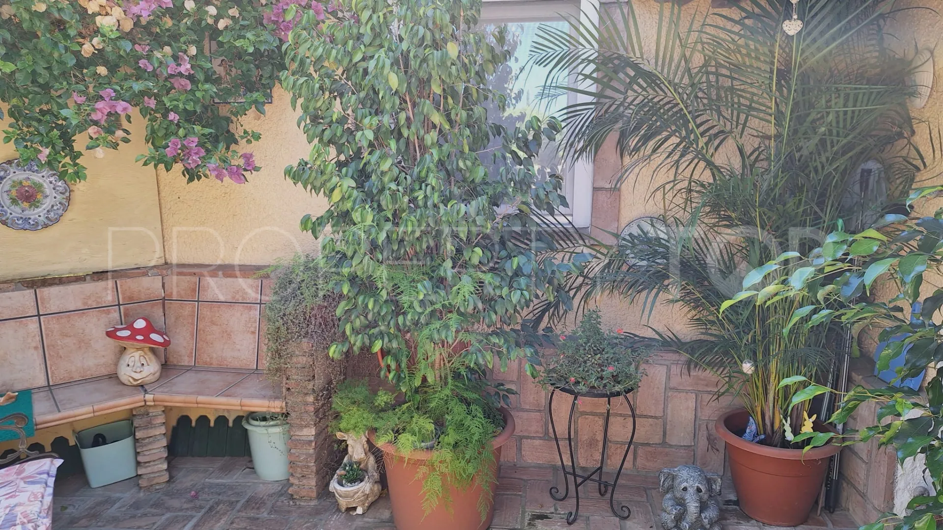 Villa for sale in Benahavis