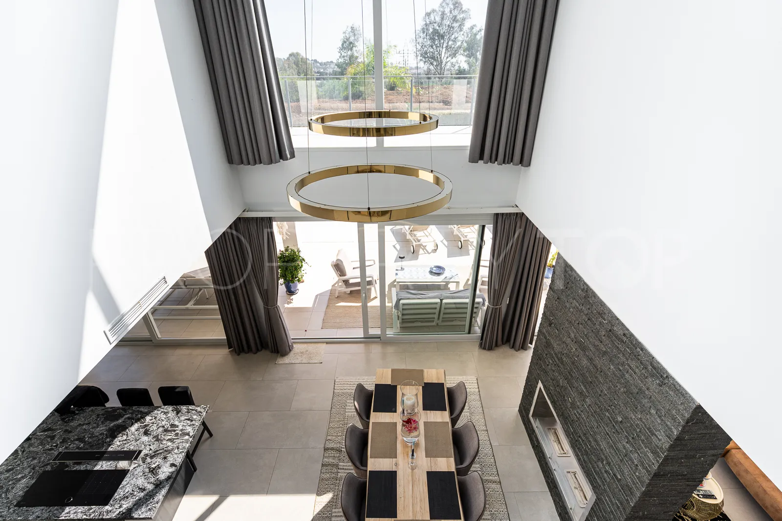 Buy La Quinta villa with 4 bedrooms