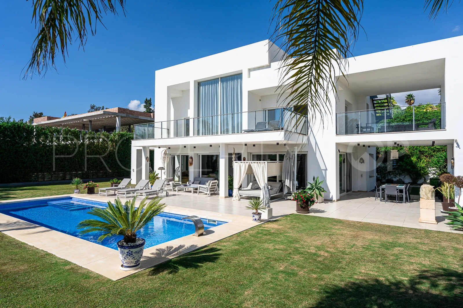 Buy La Quinta villa with 4 bedrooms