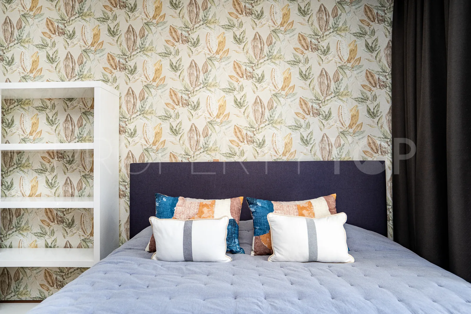 Buy La Quinta villa with 4 bedrooms