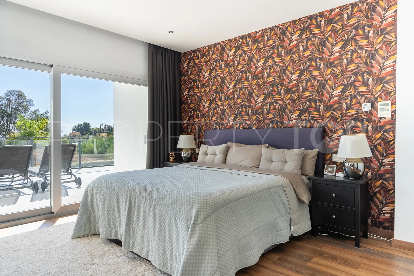 Buy La Quinta villa with 4 bedrooms