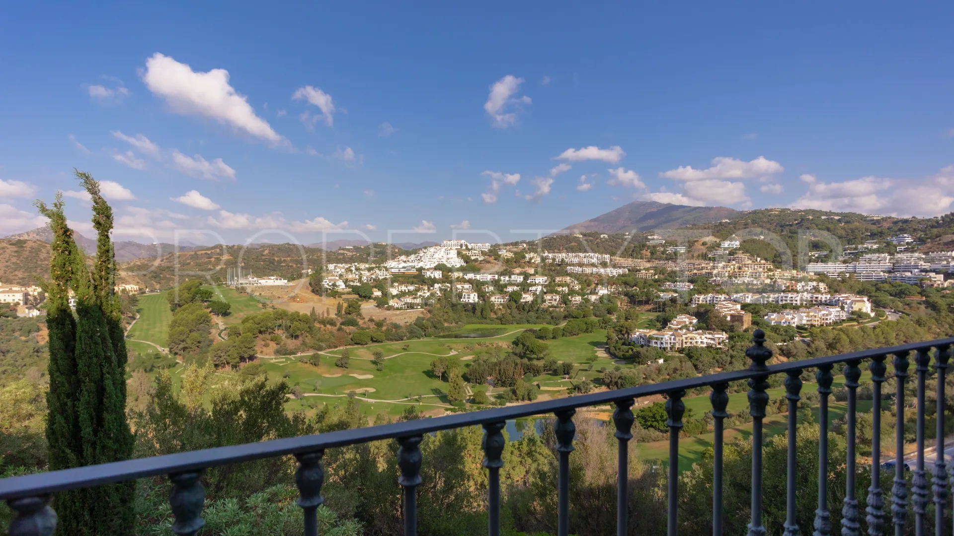 Comprar pareado con 3 dormitorios en Benahavis
