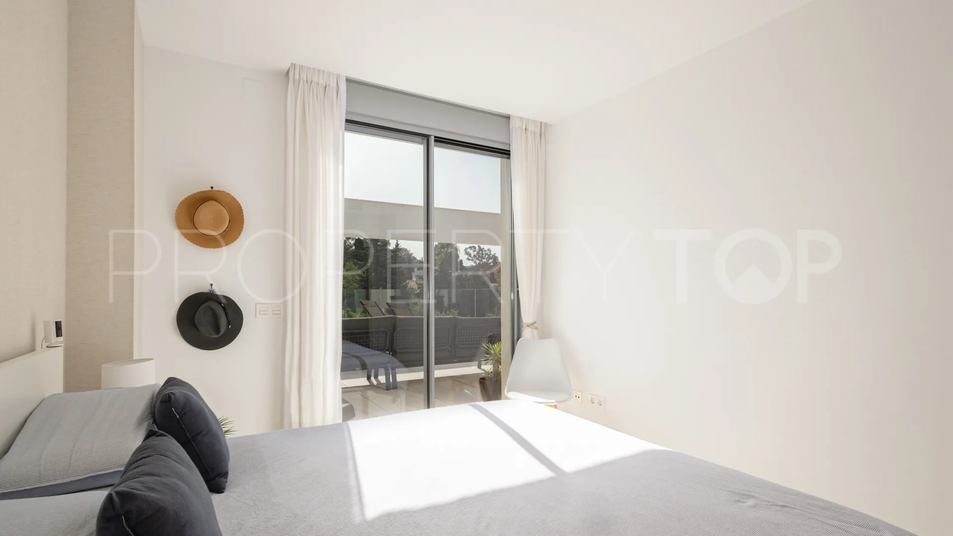 For sale penthouse with 3 bedrooms in Estrella del Mar