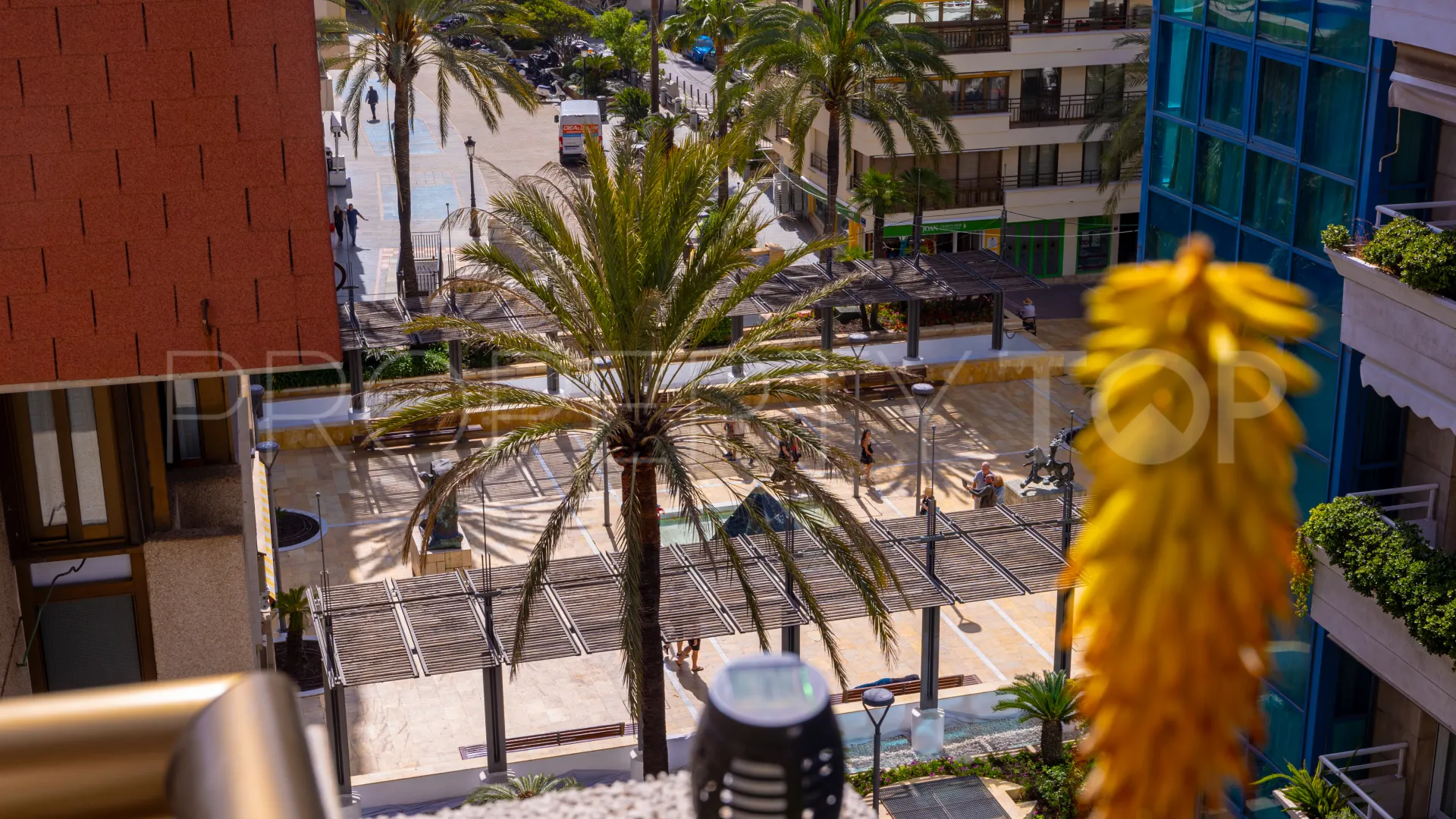 Atico duplex de 3 dormitorios en venta en Marbella Centro