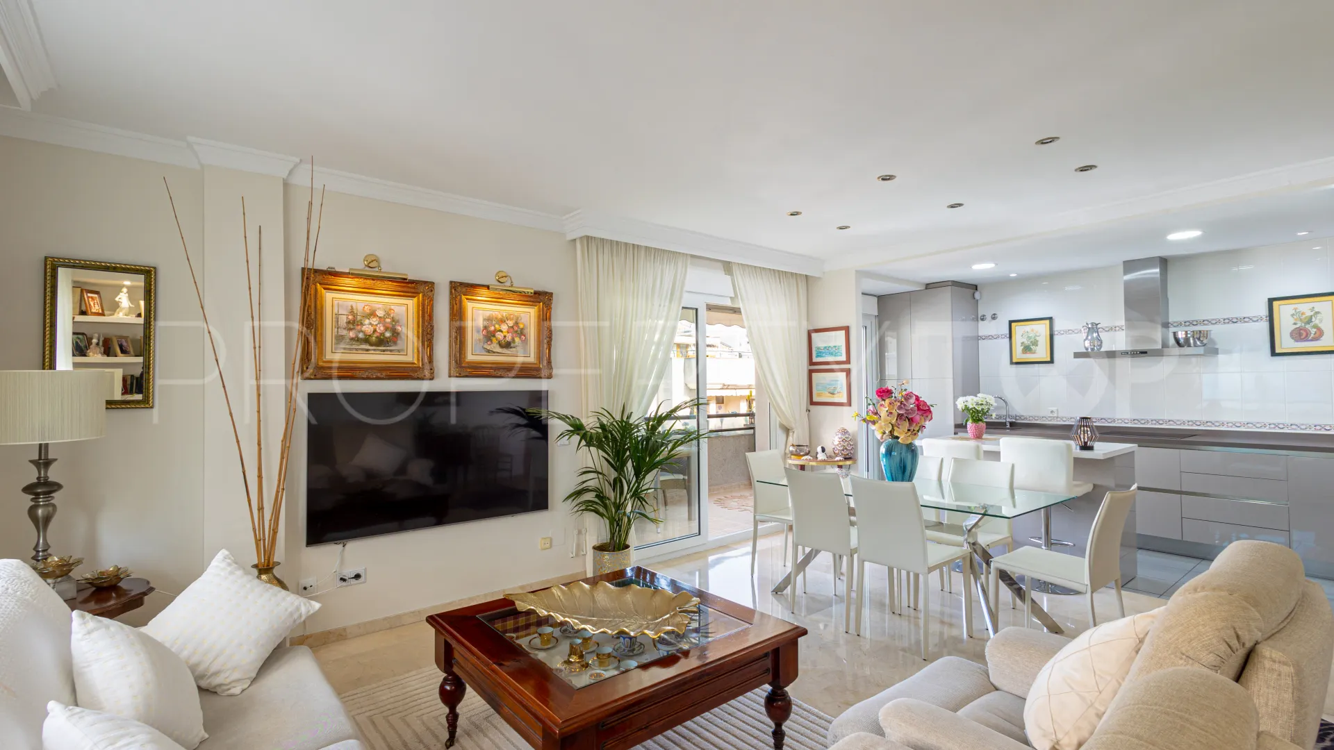 Atico duplex de 3 dormitorios en venta en Marbella Centro