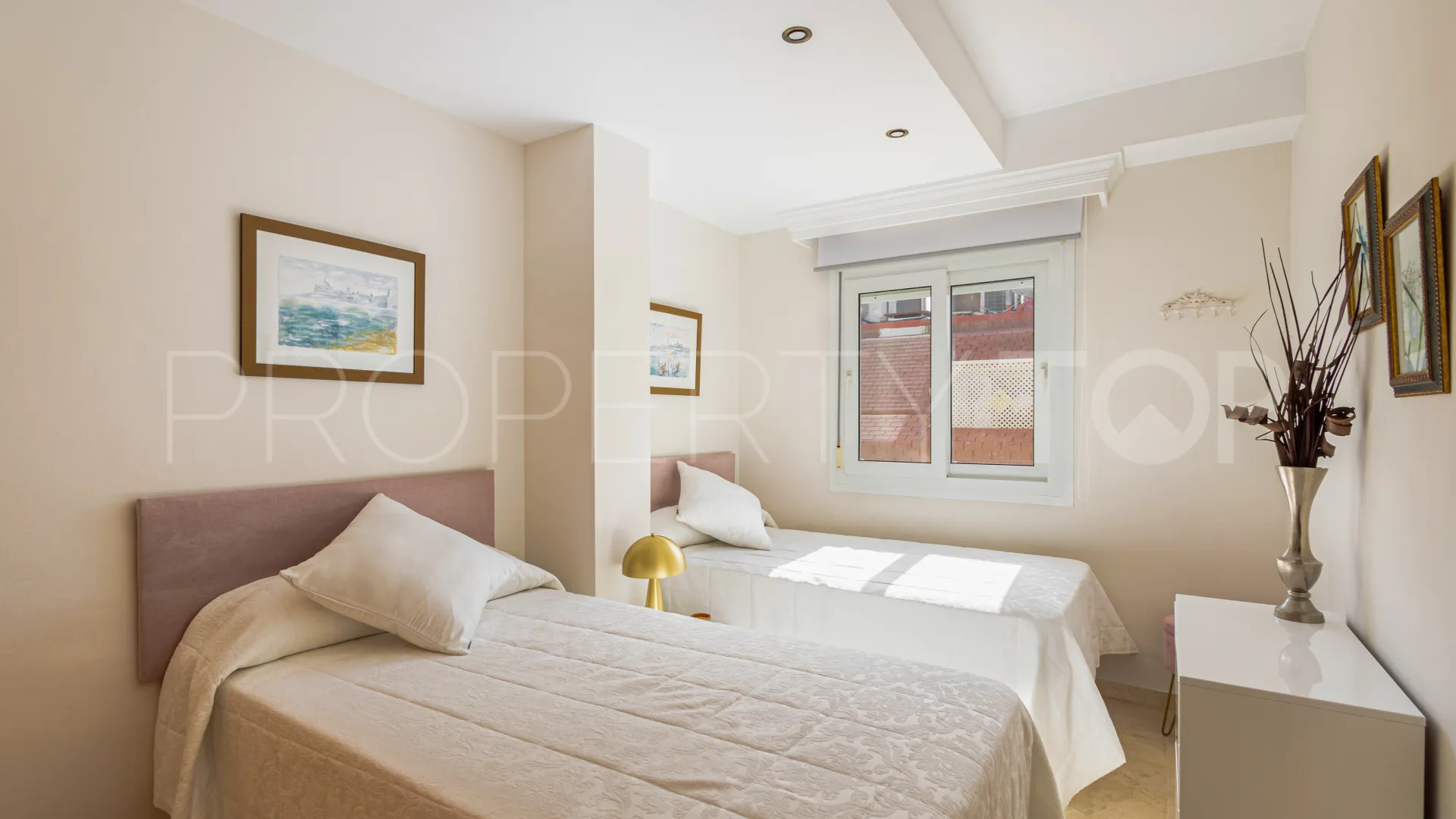 Atico duplex de 3 dormitorios en venta en Marbella Centro