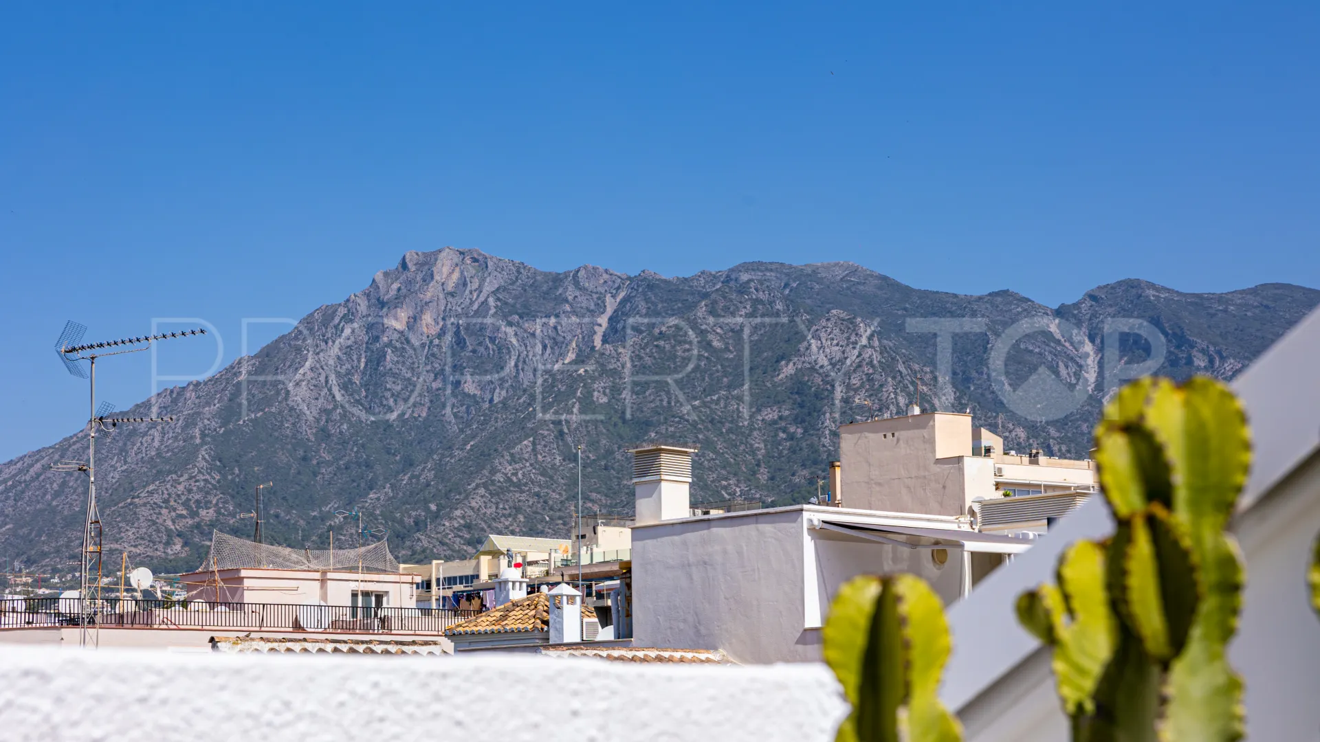 Atico duplex de 3 dormitorios en venta en Marbella Centro
