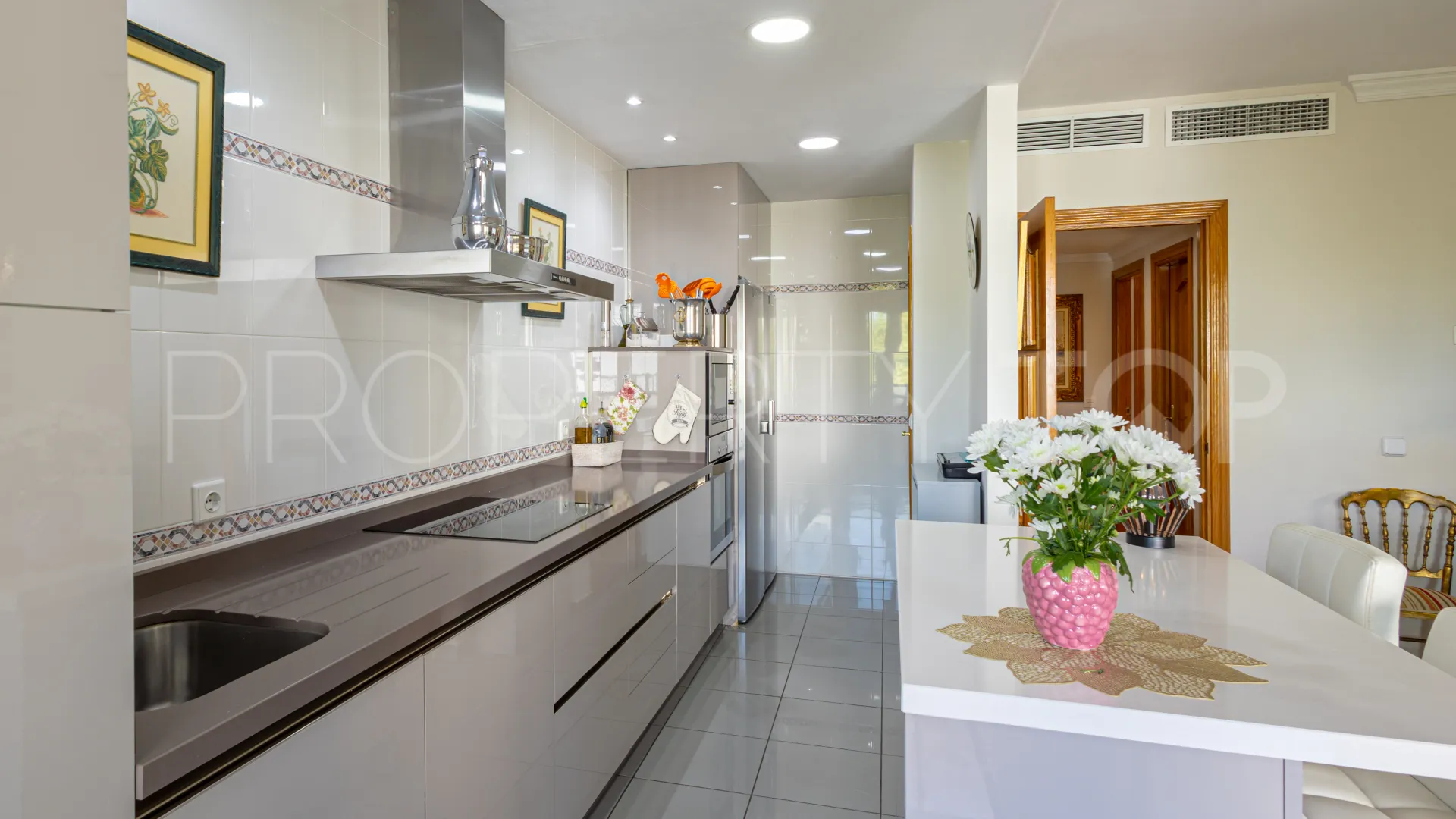 Atico duplex de 3 dormitorios en venta en Marbella Centro